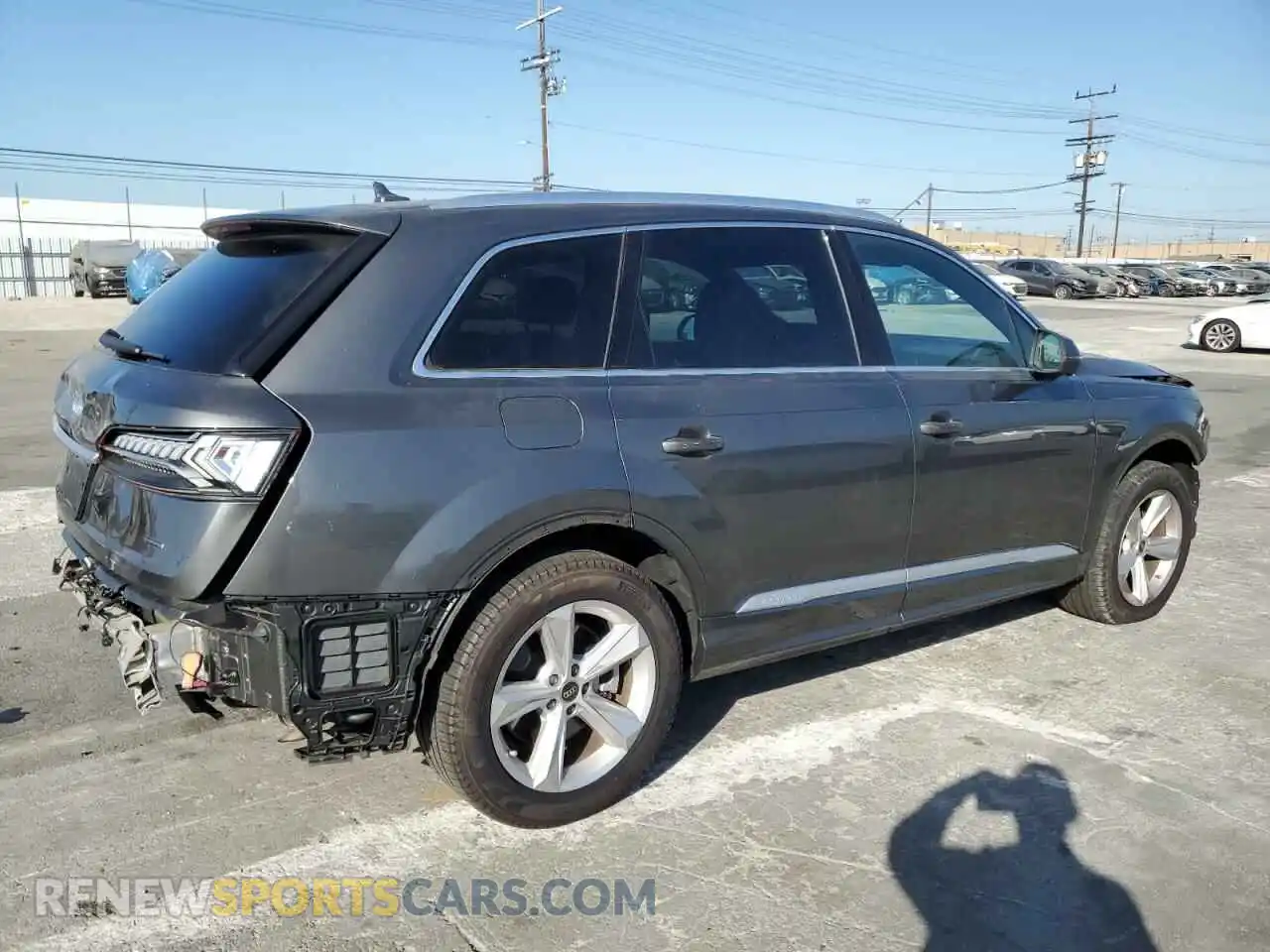 3 Photograph of a damaged car WA1LCBF72PD006335 AUDI Q7 2023