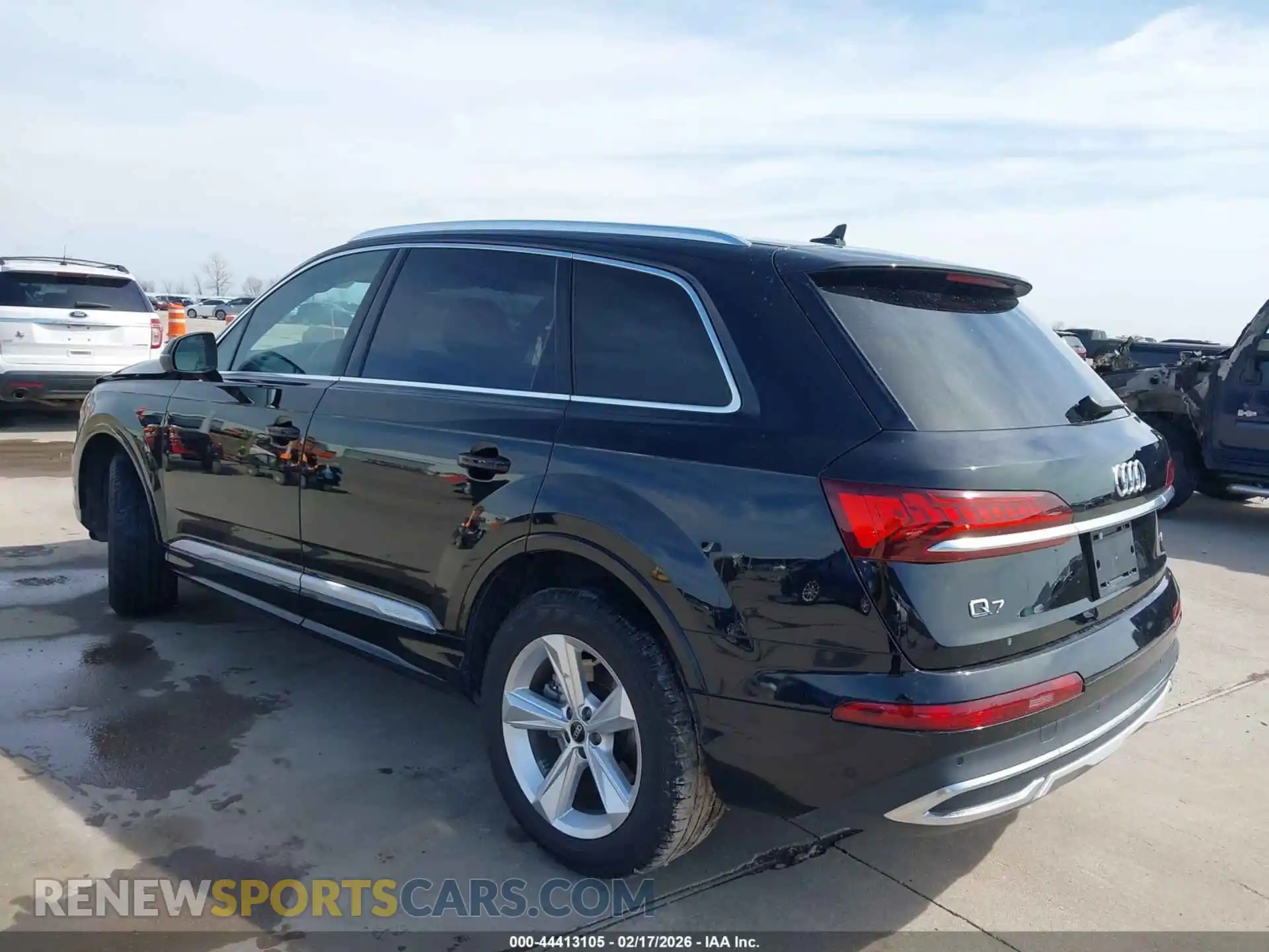 3 Photograph of a damaged car WA1LCBF73PD003671 AUDI Q7 2023