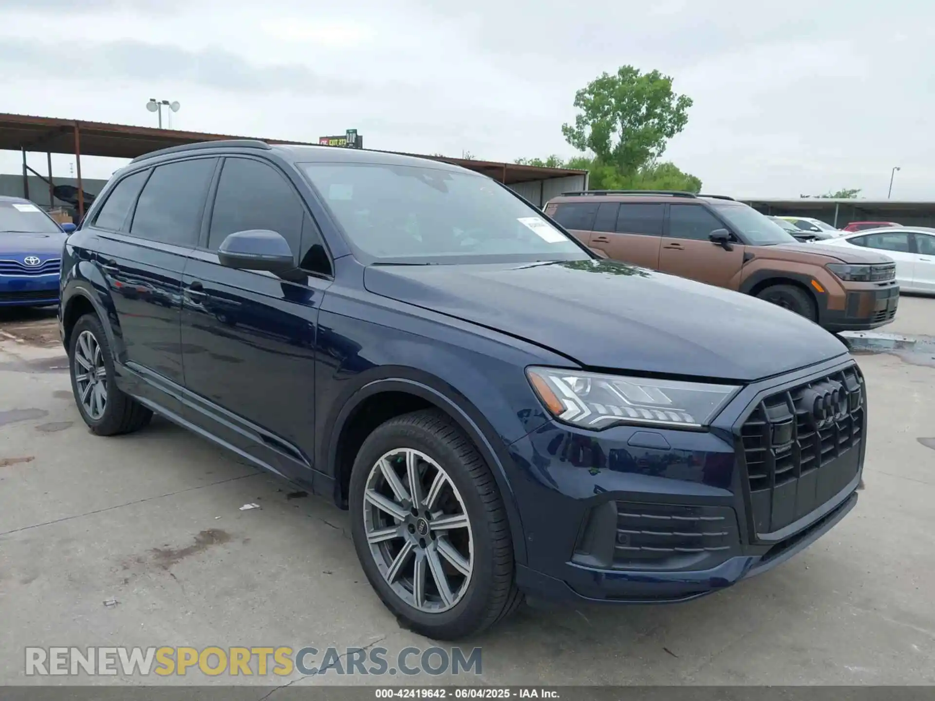 1 Photograph of a damaged car WA1LCBF73PD026402 AUDI Q7 2023