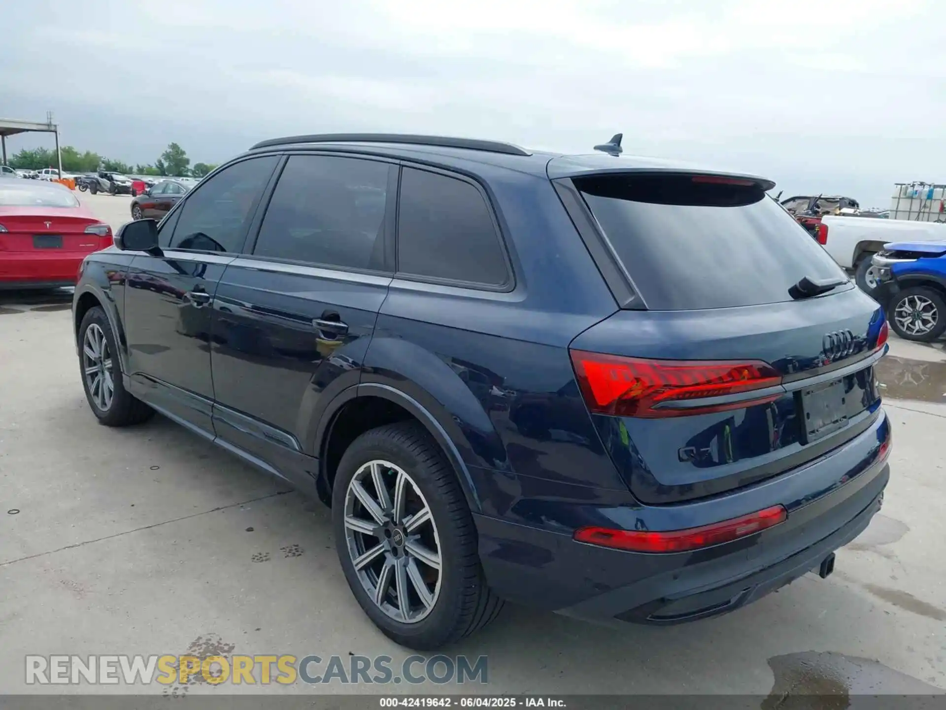 3 Photograph of a damaged car WA1LCBF73PD026402 AUDI Q7 2023