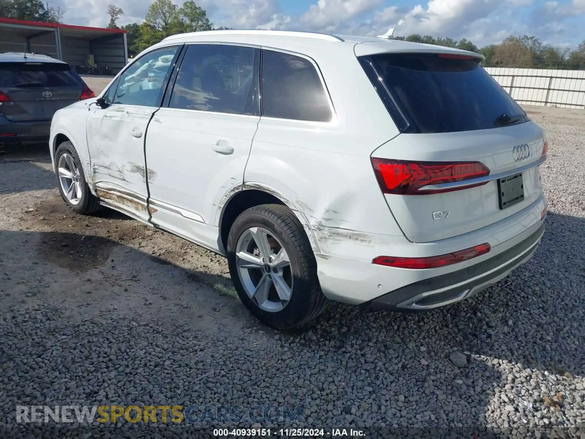3 Photograph of a damaged car WA1LCBF73PD031180 AUDI Q7 2023
