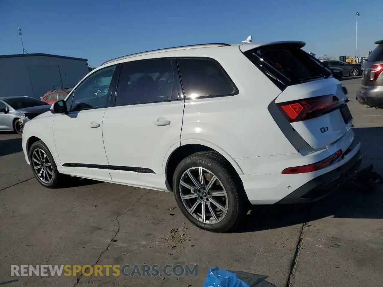 2 Photograph of a damaged car WA1LCBF7XPD013940 AUDI Q7 2023