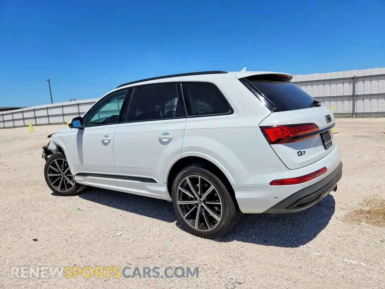 2 Photograph of a damaged car WA1LXBF74PD024663 AUDI Q7 2023