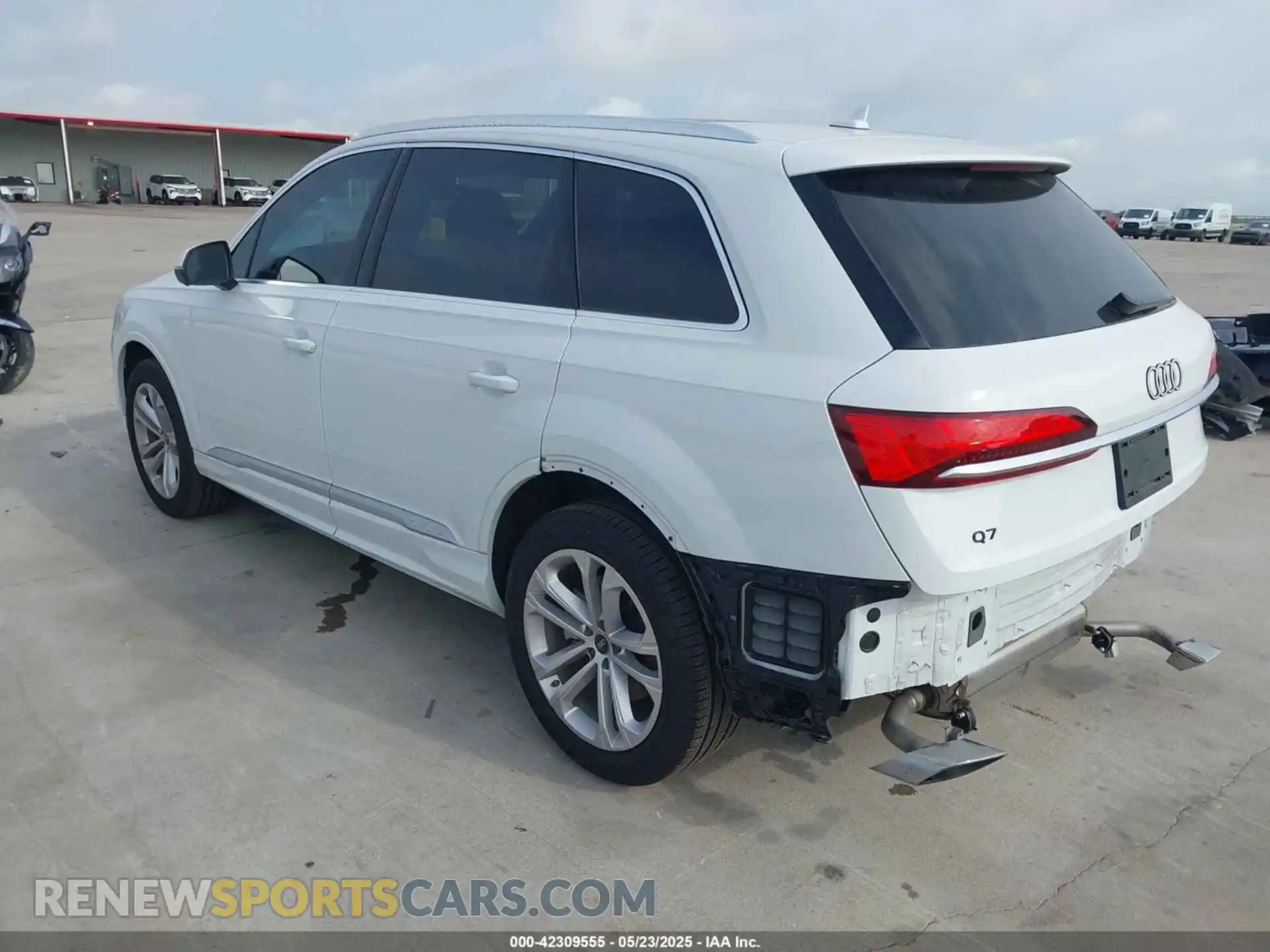3 Photograph of a damaged car WA1ACBF75SD019631 AUDI Q7 2025