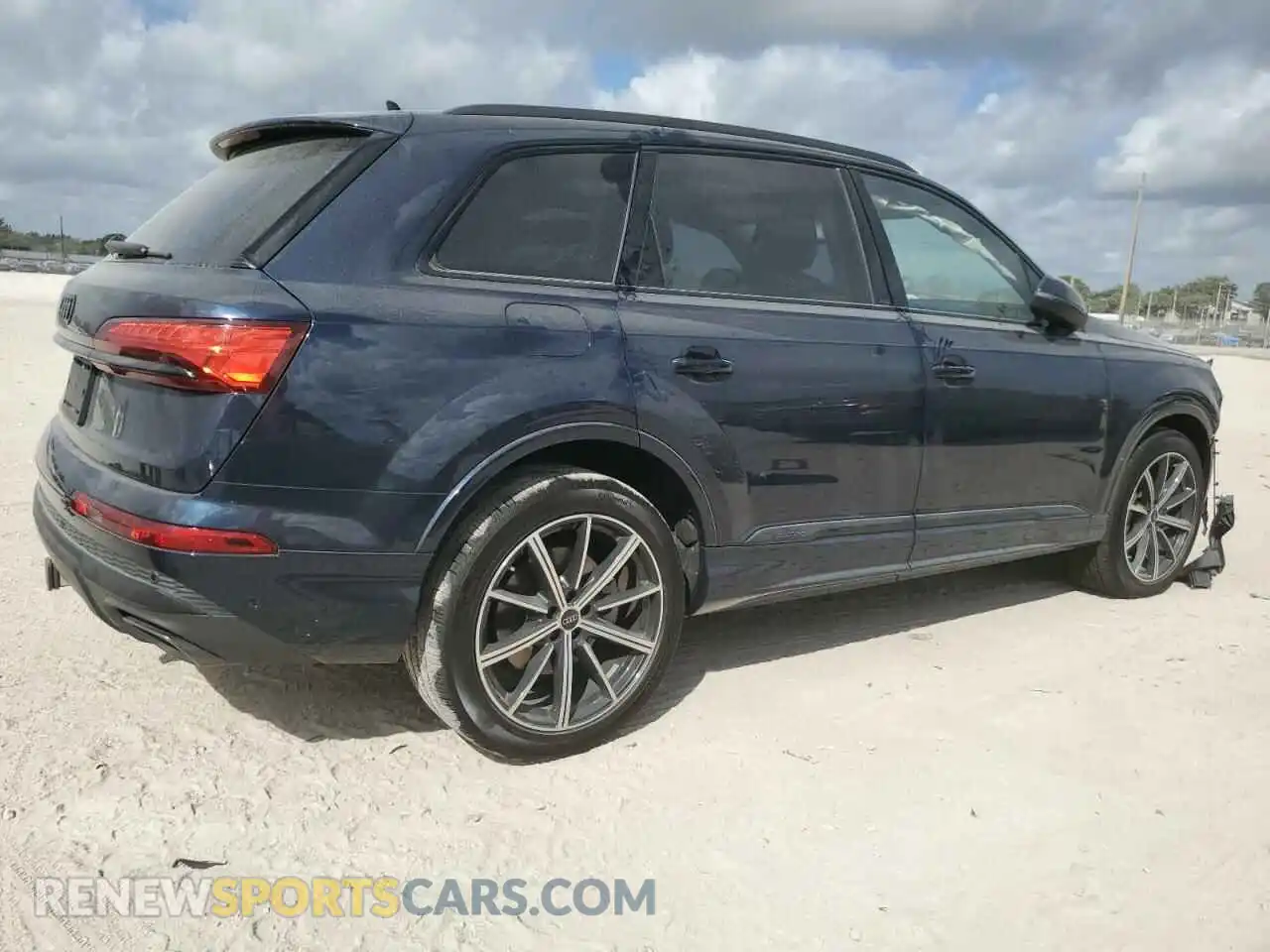 3 Photograph of a damaged car WA1LCBF75SD009268 AUDI Q7 2025