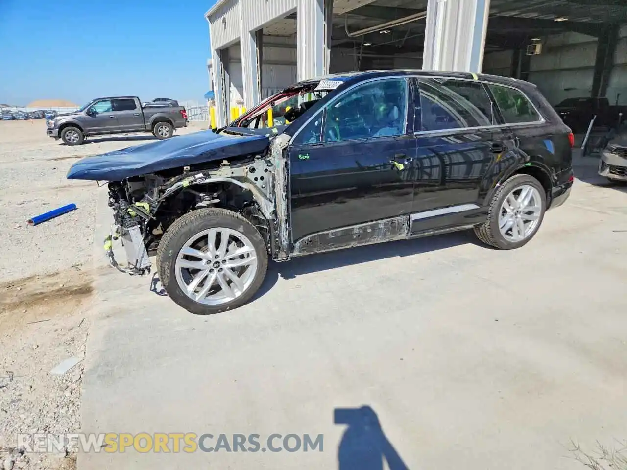 1 Фотография поврежденного автомобиля WA1LVBF78SD030366 AUDI Q7 2025
