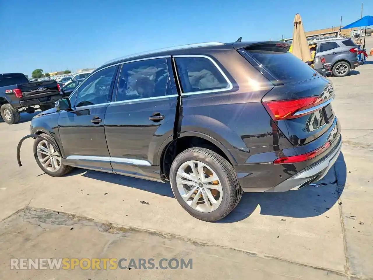 2 fotografías del automóvil dañado WA1LCBF78TD005121 AUDI Q7 2026