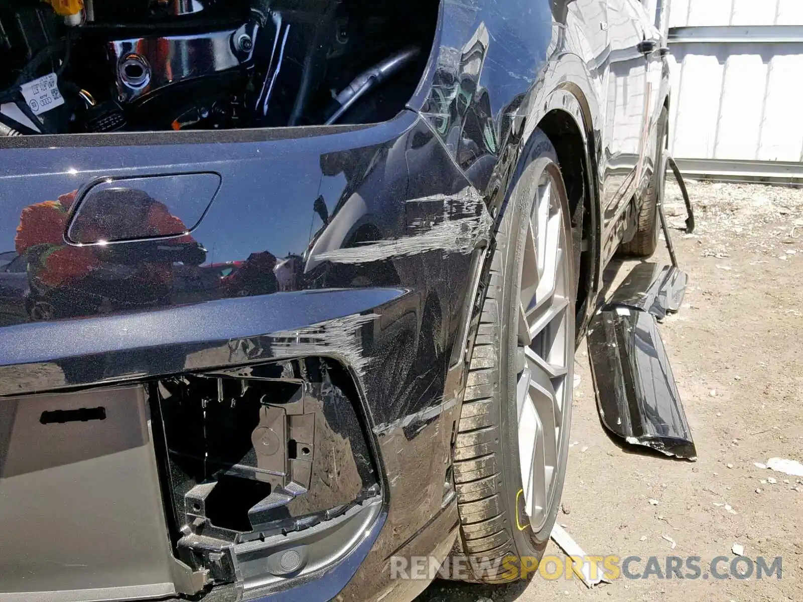 9 Photograph of a damaged car WA1WAAF79KD004247 AUDI Q7 TECHNIK 2019