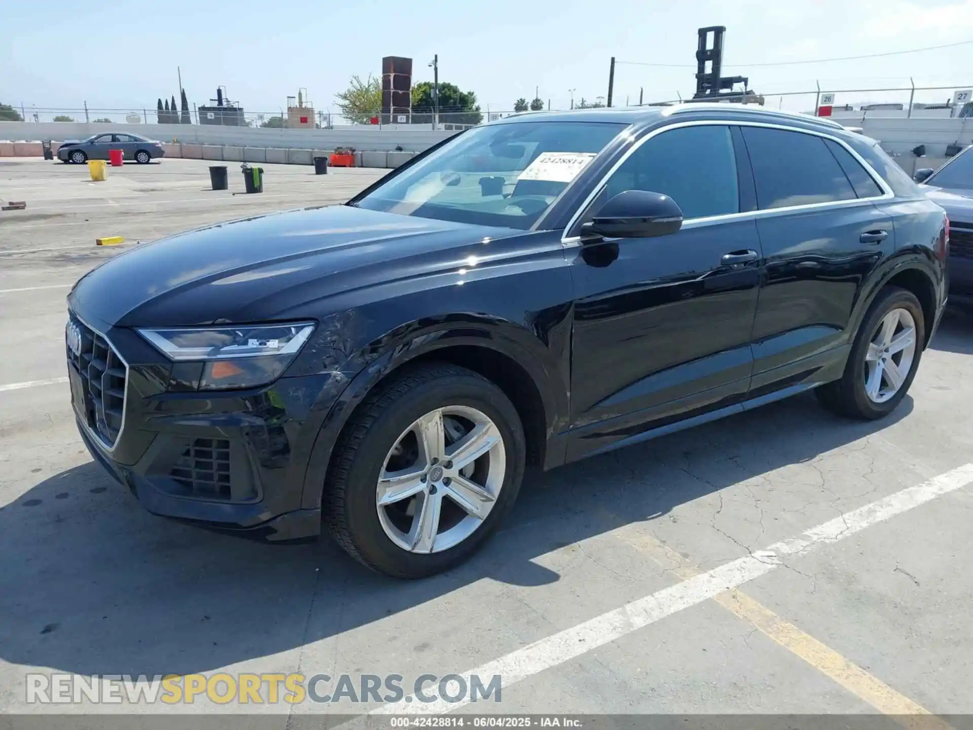 2 Фотография поврежденного автомобиля WA1AVAF12KD010255 AUDI Q8 2019