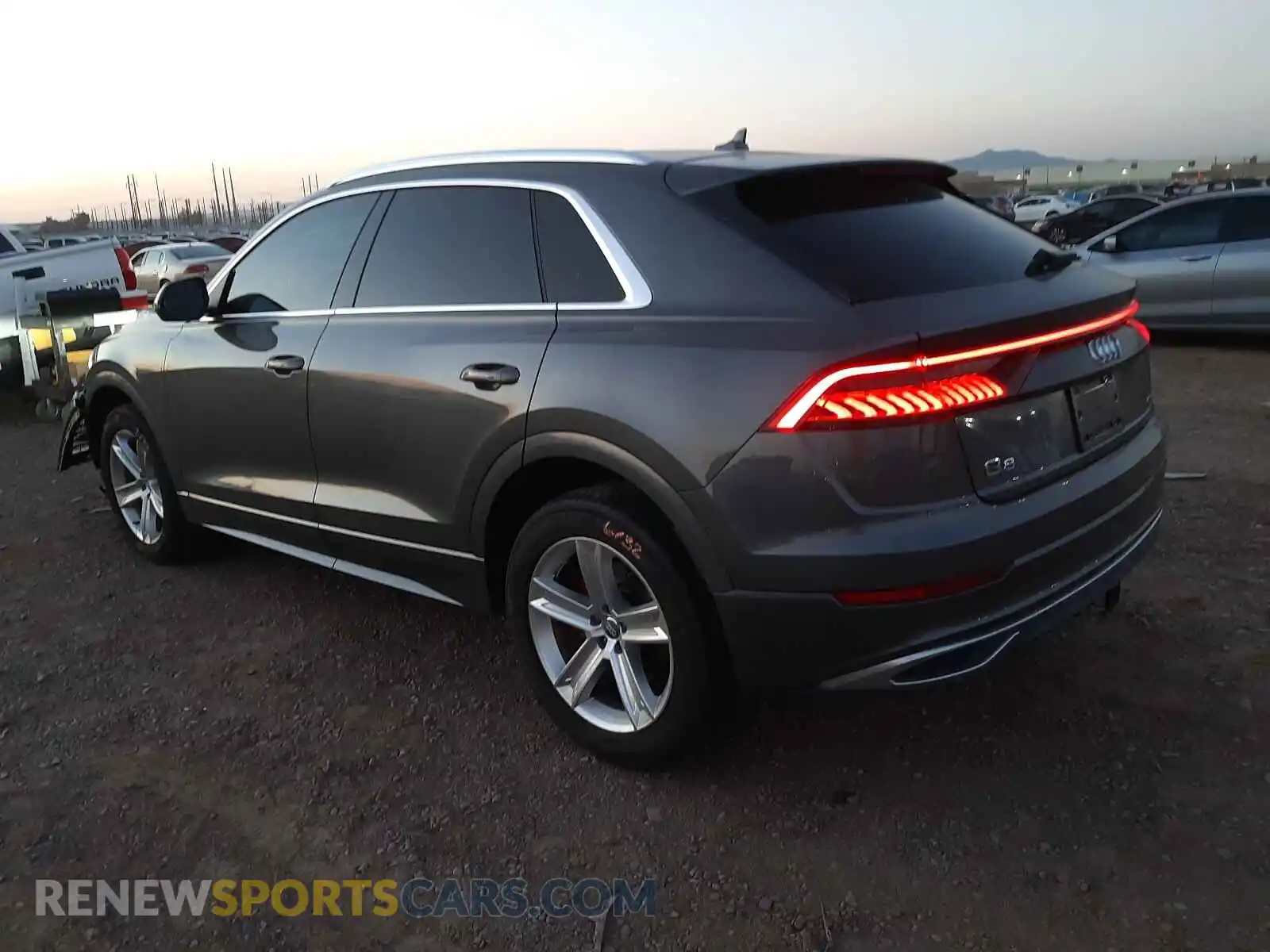 3 fotografías del automóvil dañado WA1AVAF17KD013832 AUDI Q8 2019