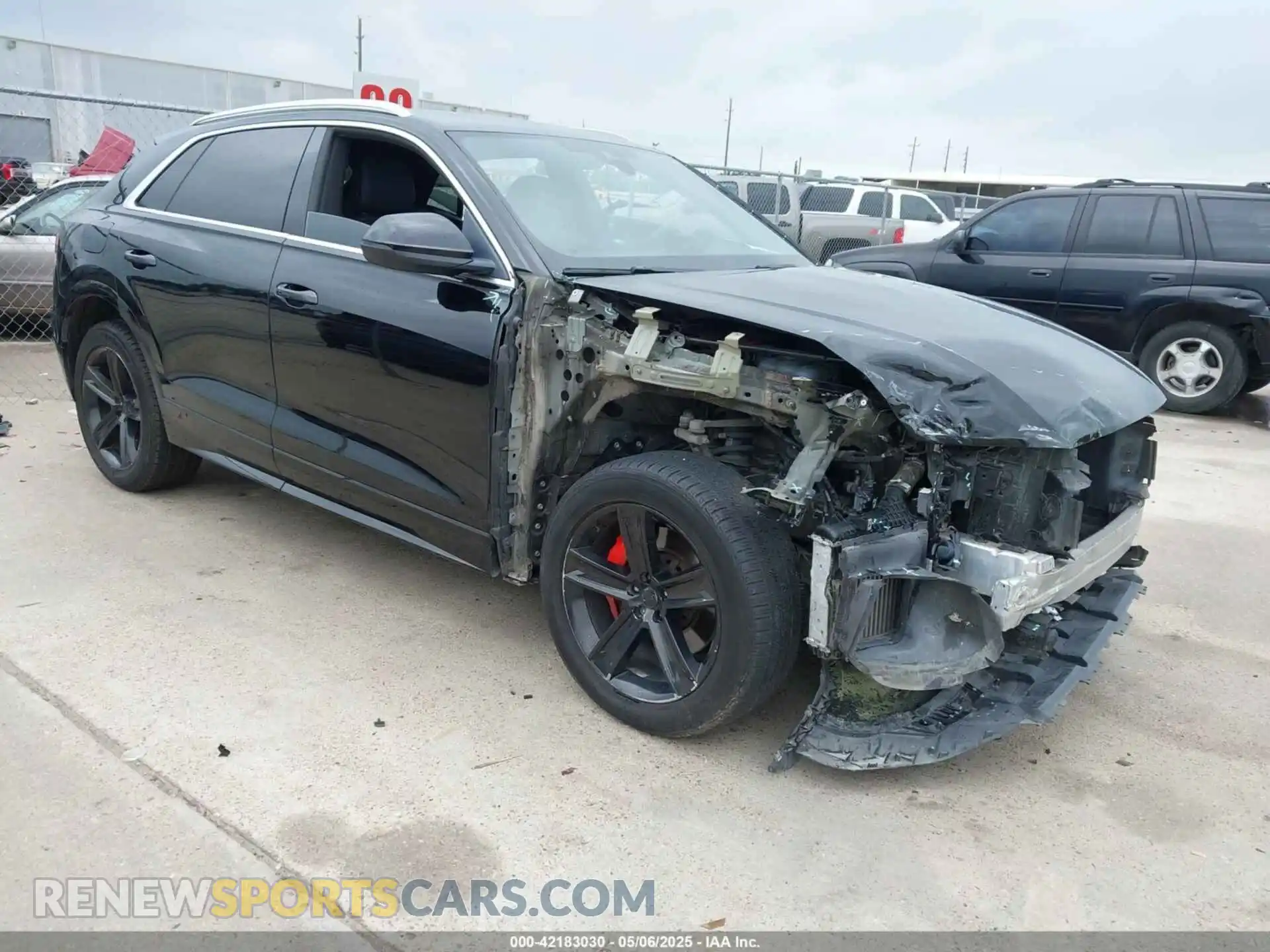 1 Фотография поврежденного автомобиля WA1AVAF18KD020465 AUDI Q8 2019