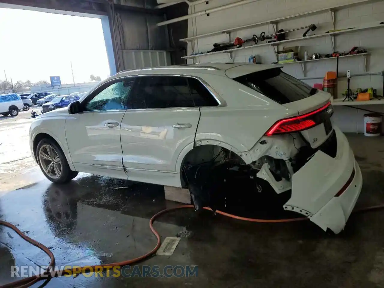 2 fotografías del automóvil dañado WA1BVAF16KD039956 AUDI Q8 2019