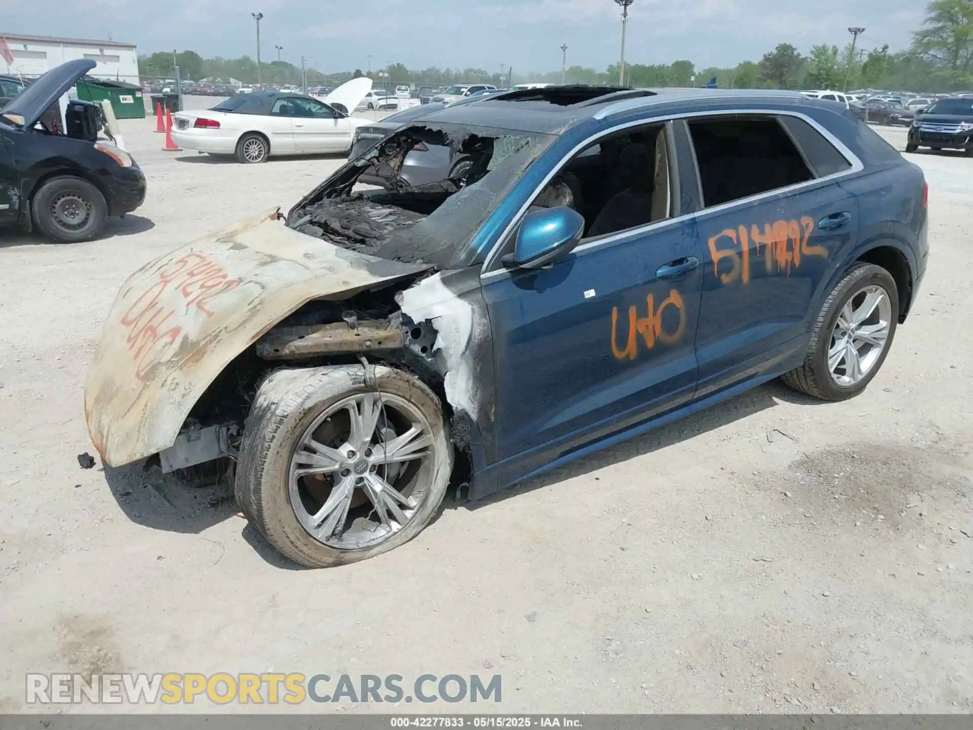 2 Photograph of a damaged car WA1BVAF1XKD011772 AUDI Q8 2019