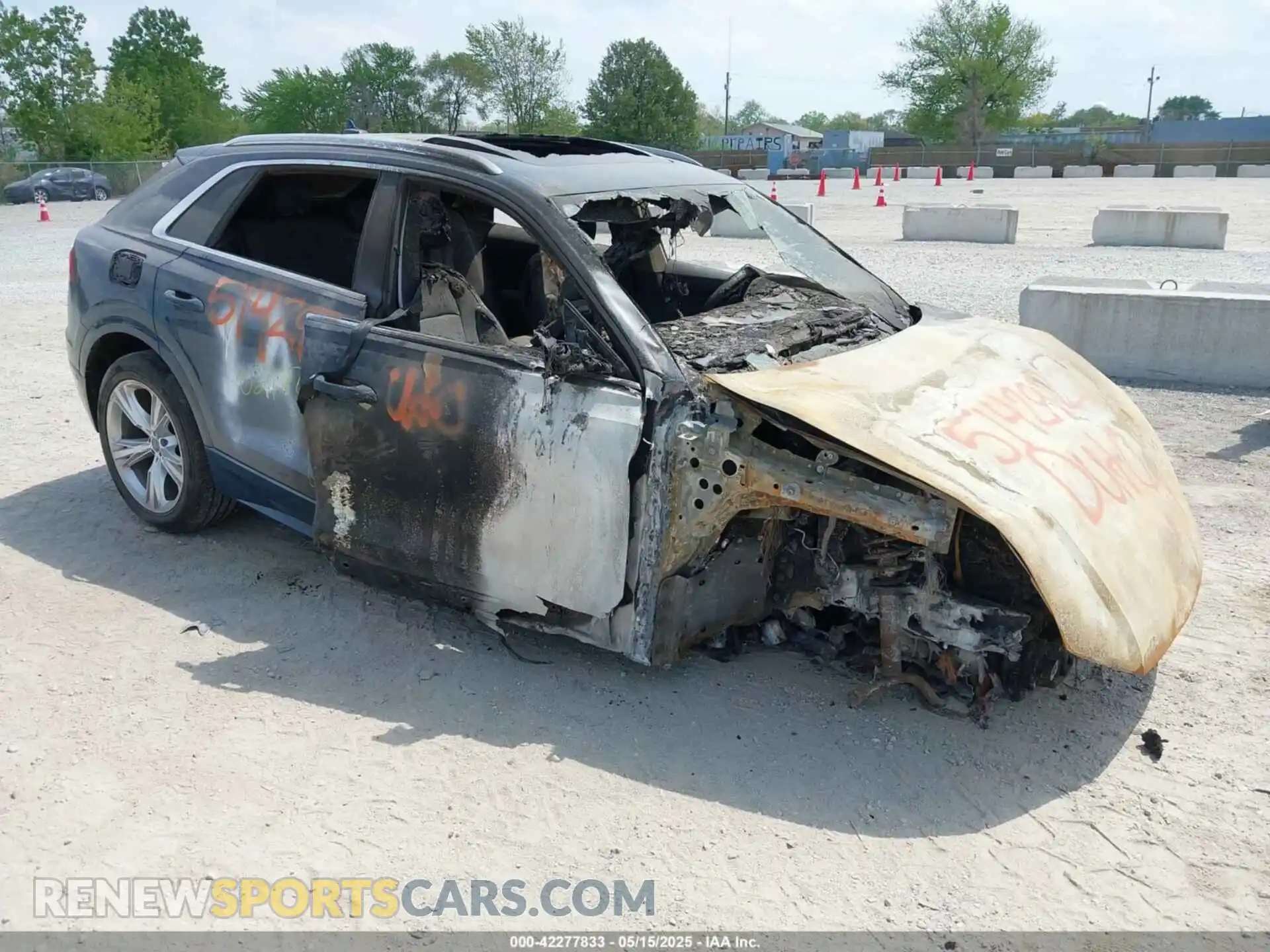 3 Photograph of a damaged car WA1BVAF1XKD011772 AUDI Q8 2019