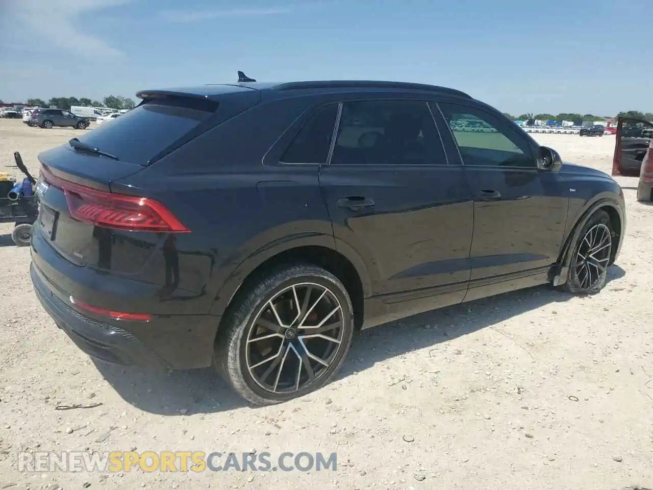 3 Фотография поврежденного автомобиля WA1EVAF19KD020962 AUDI Q8 2019