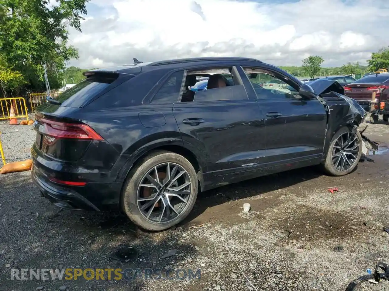 3 Фотография поврежденного автомобиля WA1FVAF18KD020259 AUDI Q8 2019