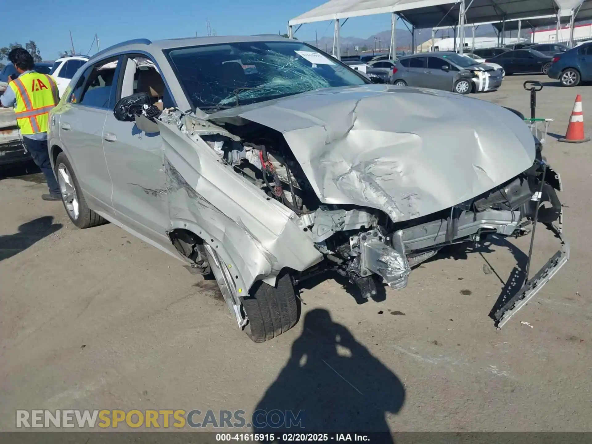1 Photograph of a damaged car WA1CVAF1XLD010322 AUDI Q8 2020