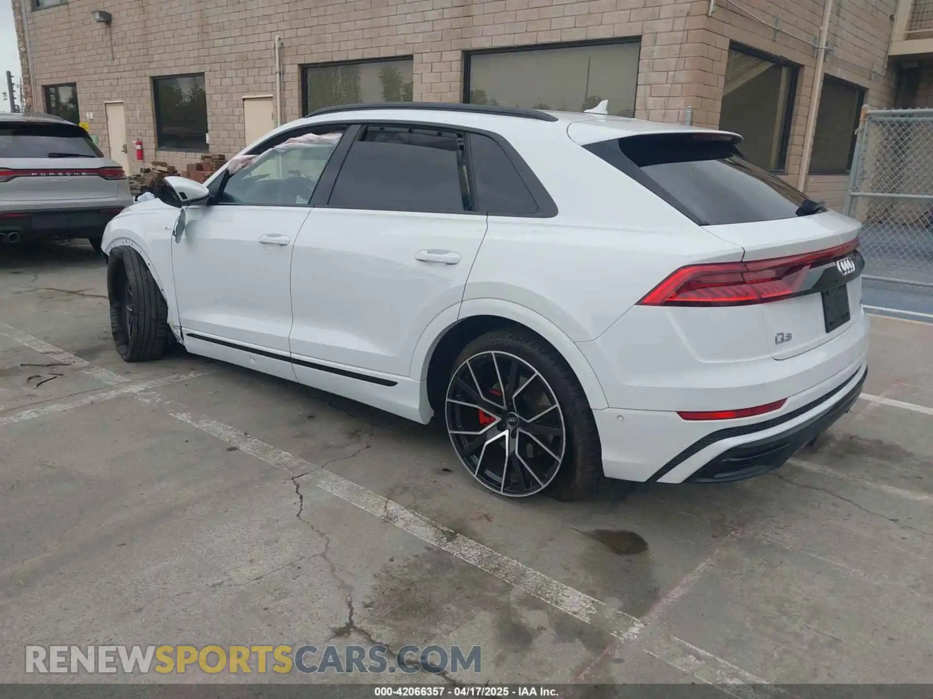 3 Фотография поврежденного автомобиля WA1FVAF17LD008900 AUDI Q8 2020
