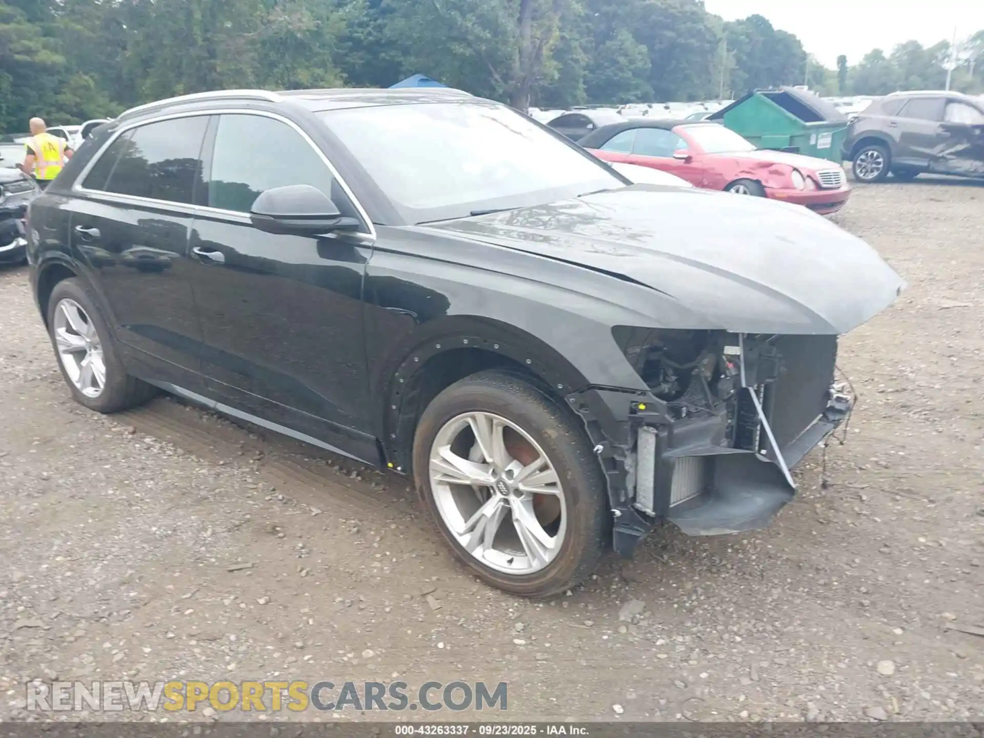 1 Фотография поврежденного автомобиля WA1BVAF16MD003557 AUDI Q8 2021