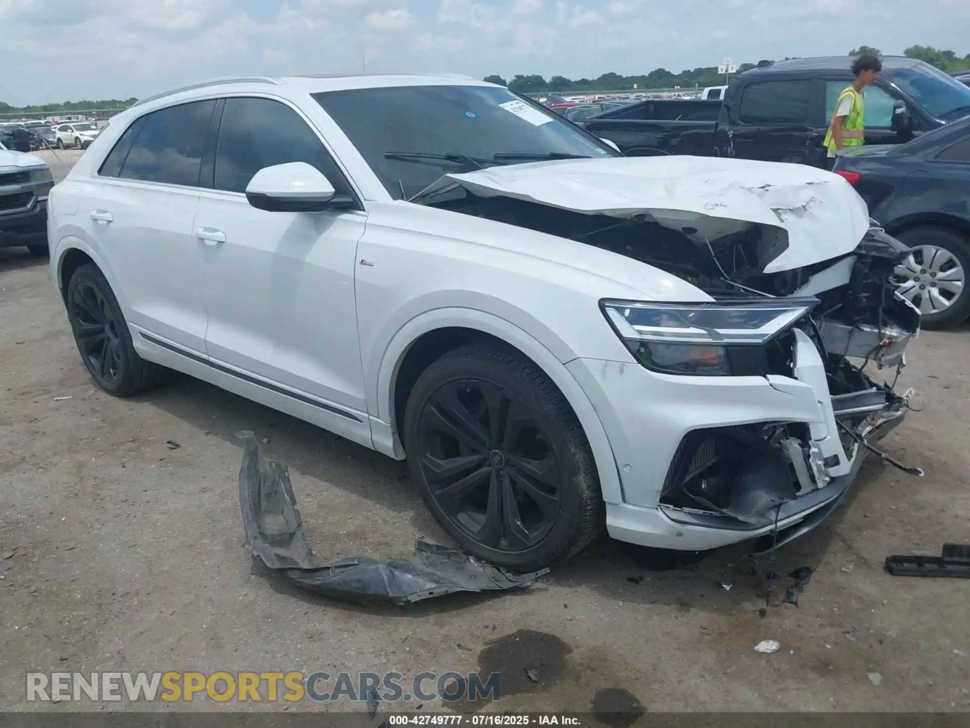 1 Photograph of a damaged car WA1EVAF10MD013935 AUDI Q8 2021