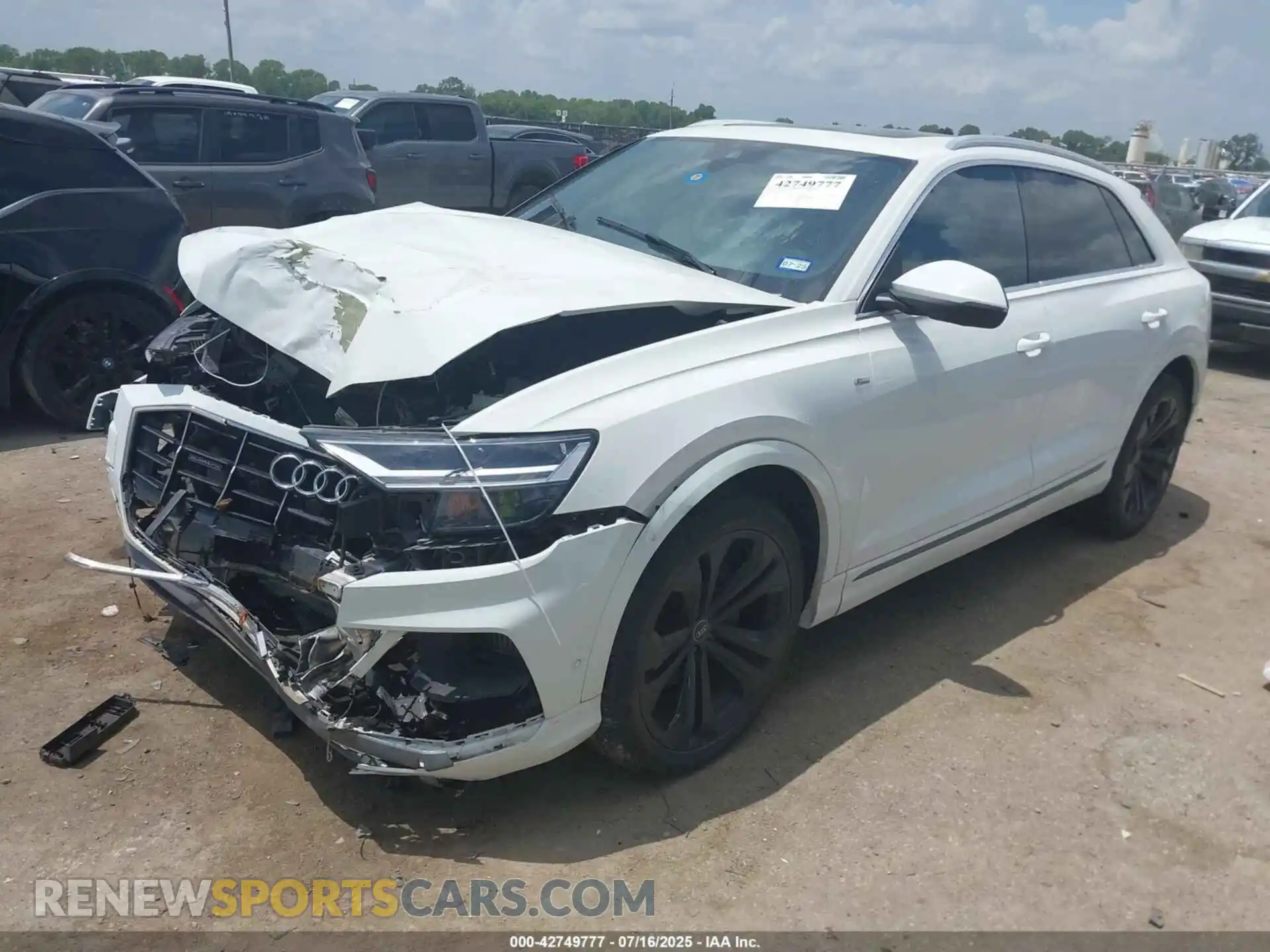 2 Photograph of a damaged car WA1EVAF10MD013935 AUDI Q8 2021