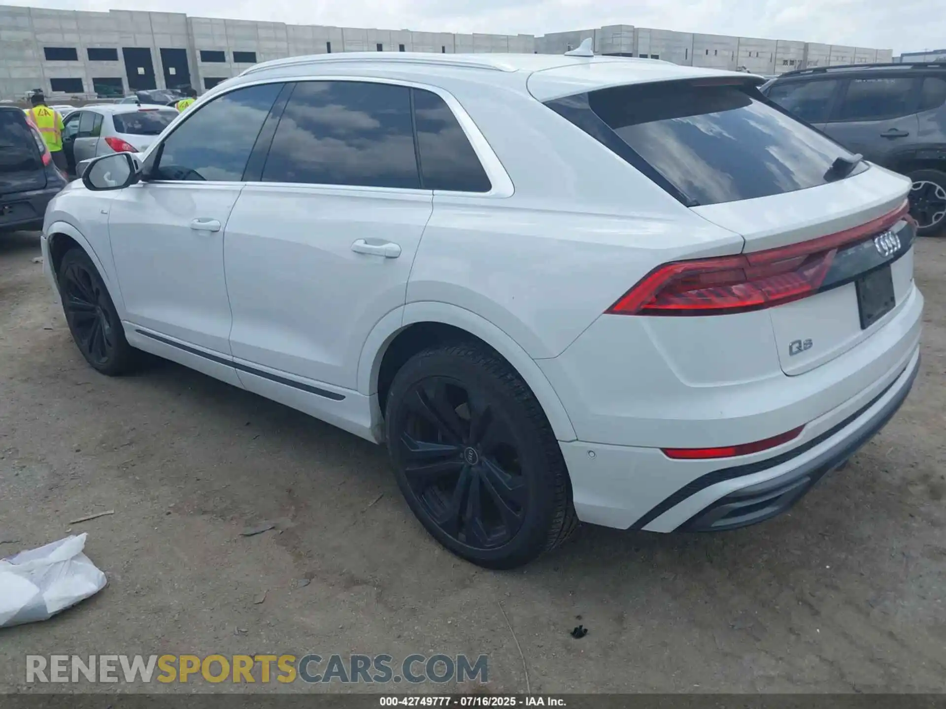 3 Photograph of a damaged car WA1EVAF10MD013935 AUDI Q8 2021