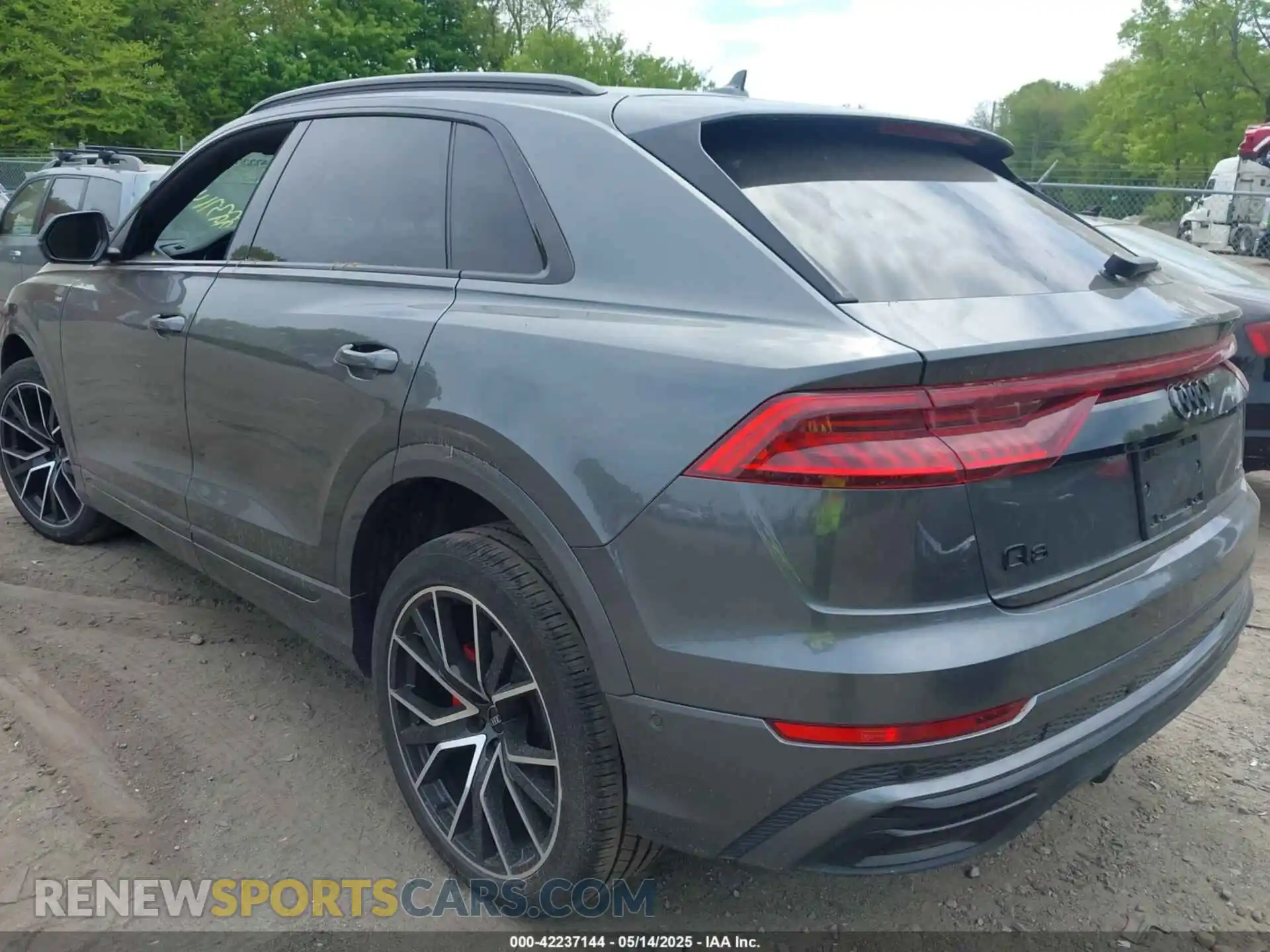 3 Photograph of a damaged car WA1EVAF14MD036327 AUDI Q8 2021
