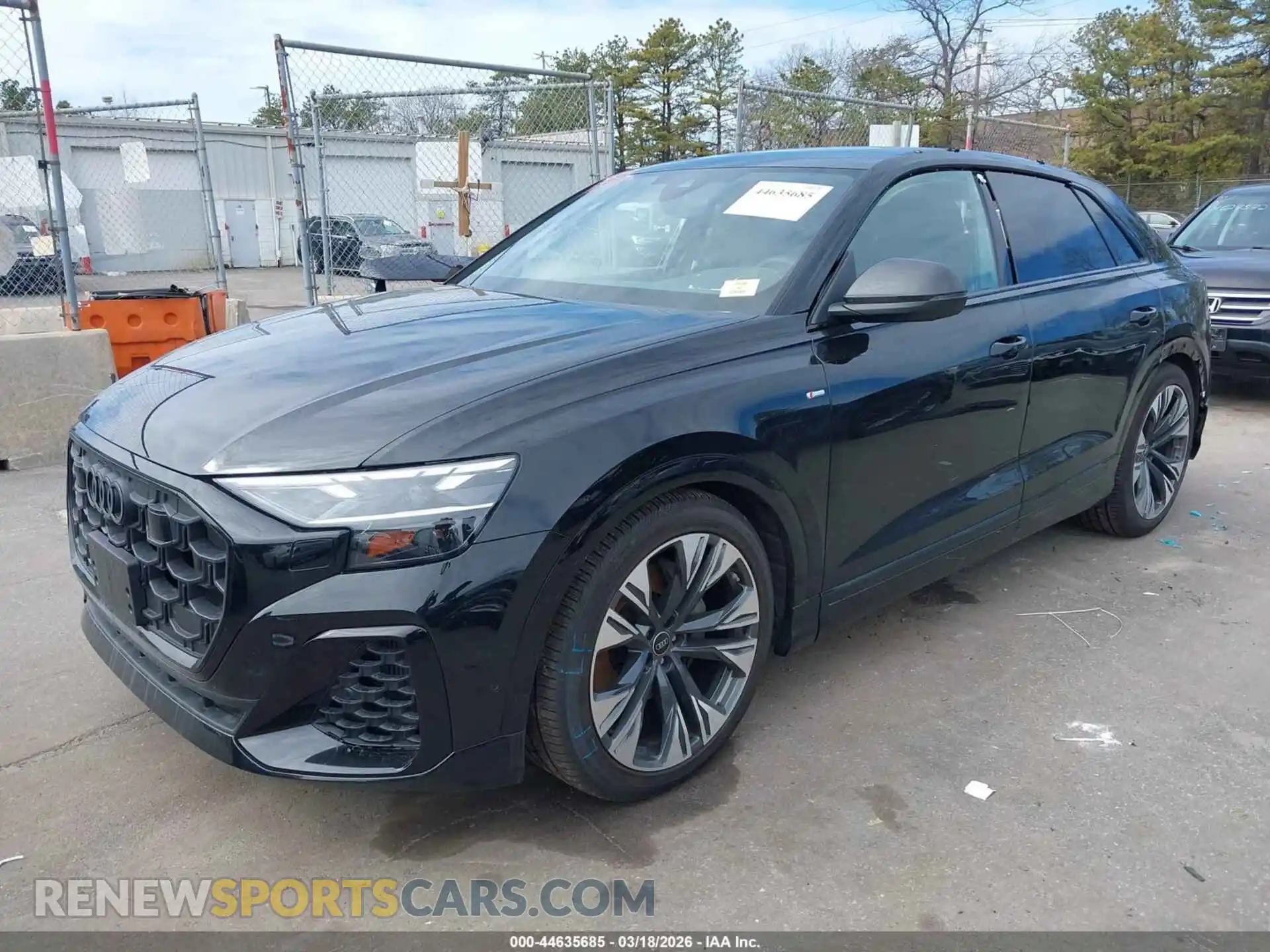 2 fotografías del automóvil dañado WA1EVBF15SD037442 AUDI Q8 2025