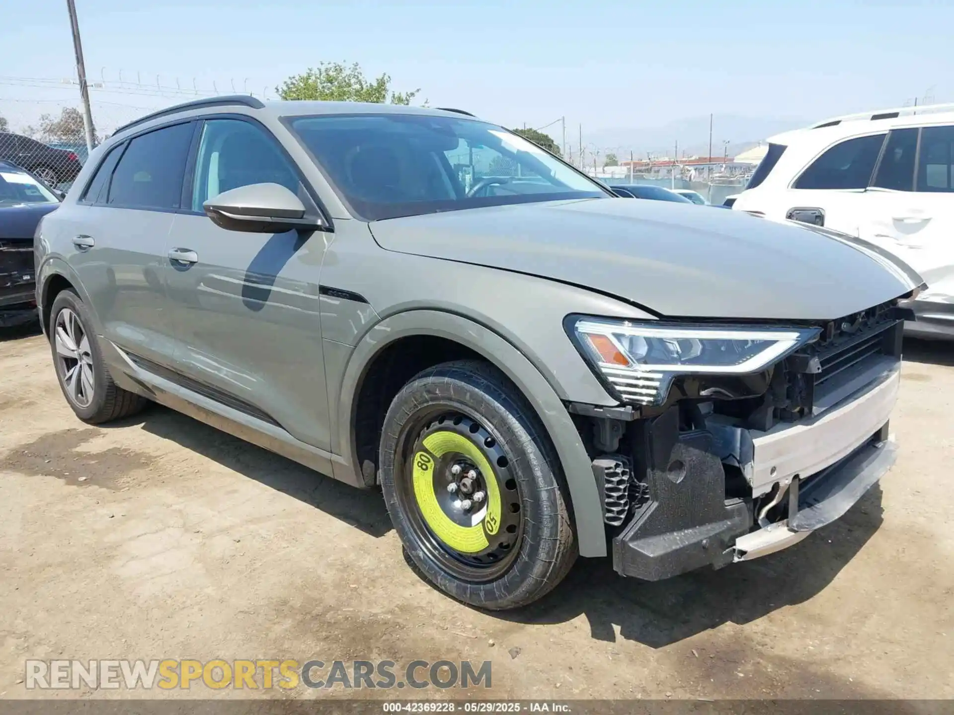 1 fotografías del automóvil dañado WA14AAGE0RB011467 AUDI Q8 E-TRON 2024