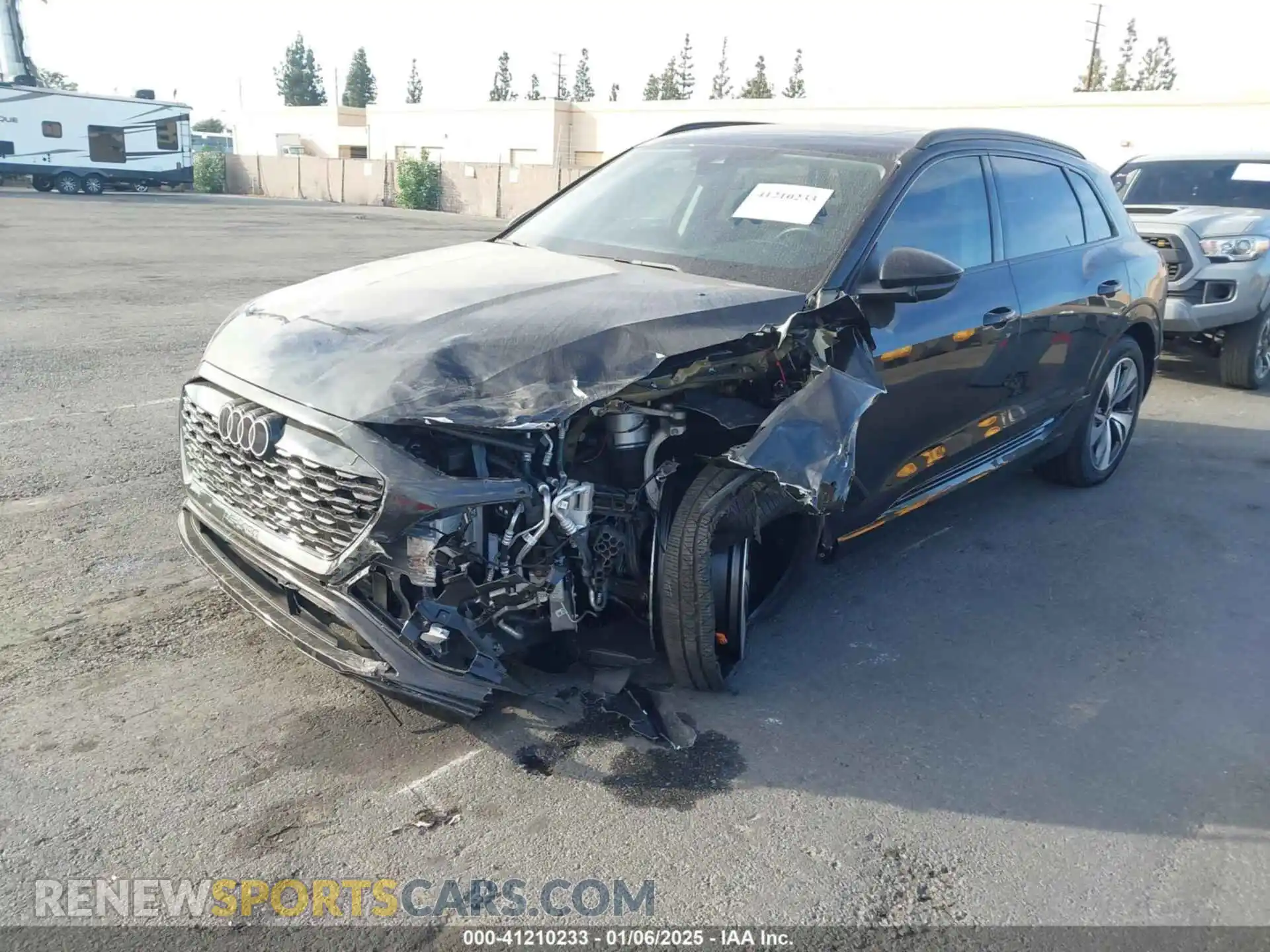 2 Фотография поврежденного автомобиля WA14AAGEXRB022718 AUDI Q8 E-TRON 2024