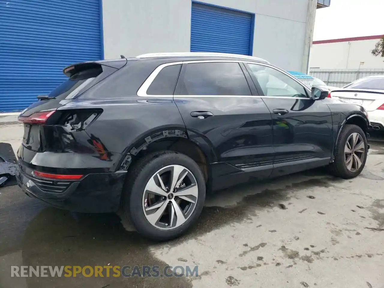 3 Photograph of a damaged car WA15AAGE4RB004669 AUDI Q8 E-TRON 2024