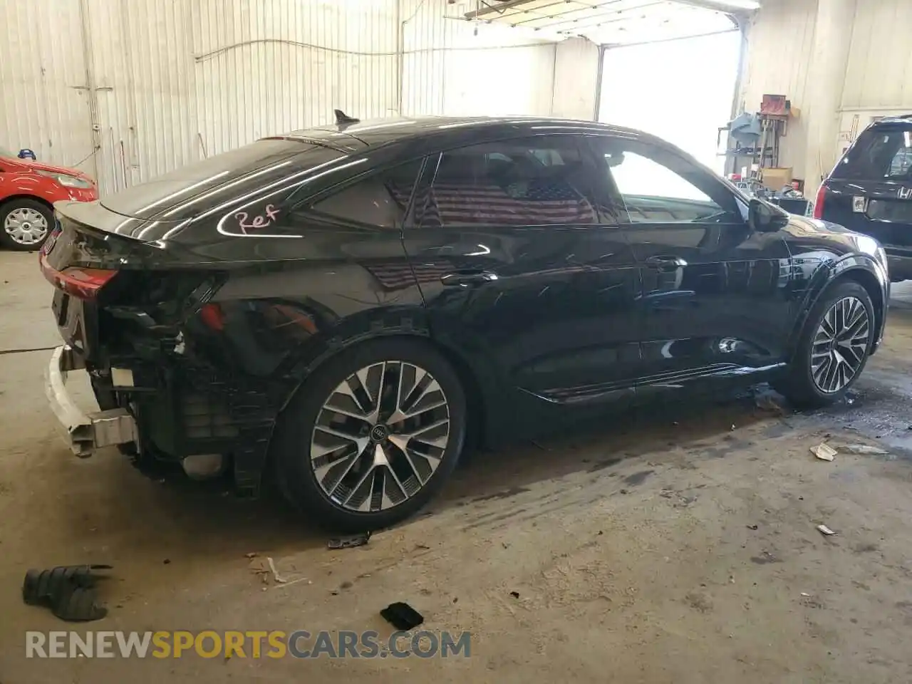 3 fotografías del automóvil dañado WA1CAAGE0RB010685 AUDI Q8 E-TRON 2024