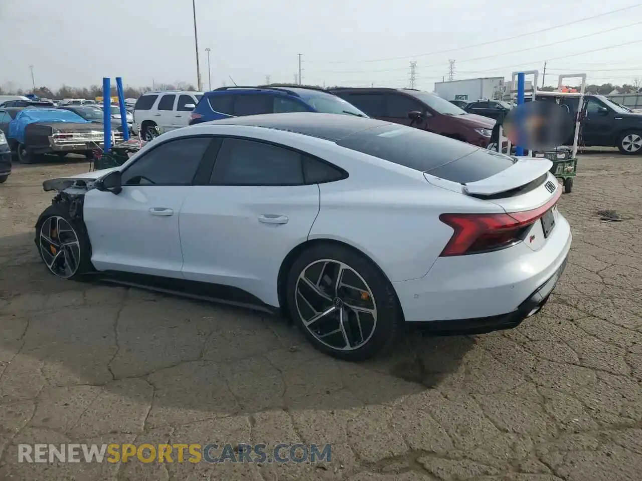 2 fotografías del automóvil dañado WAUBHBFW5R7900466 AUDI RS E-TRON 2024