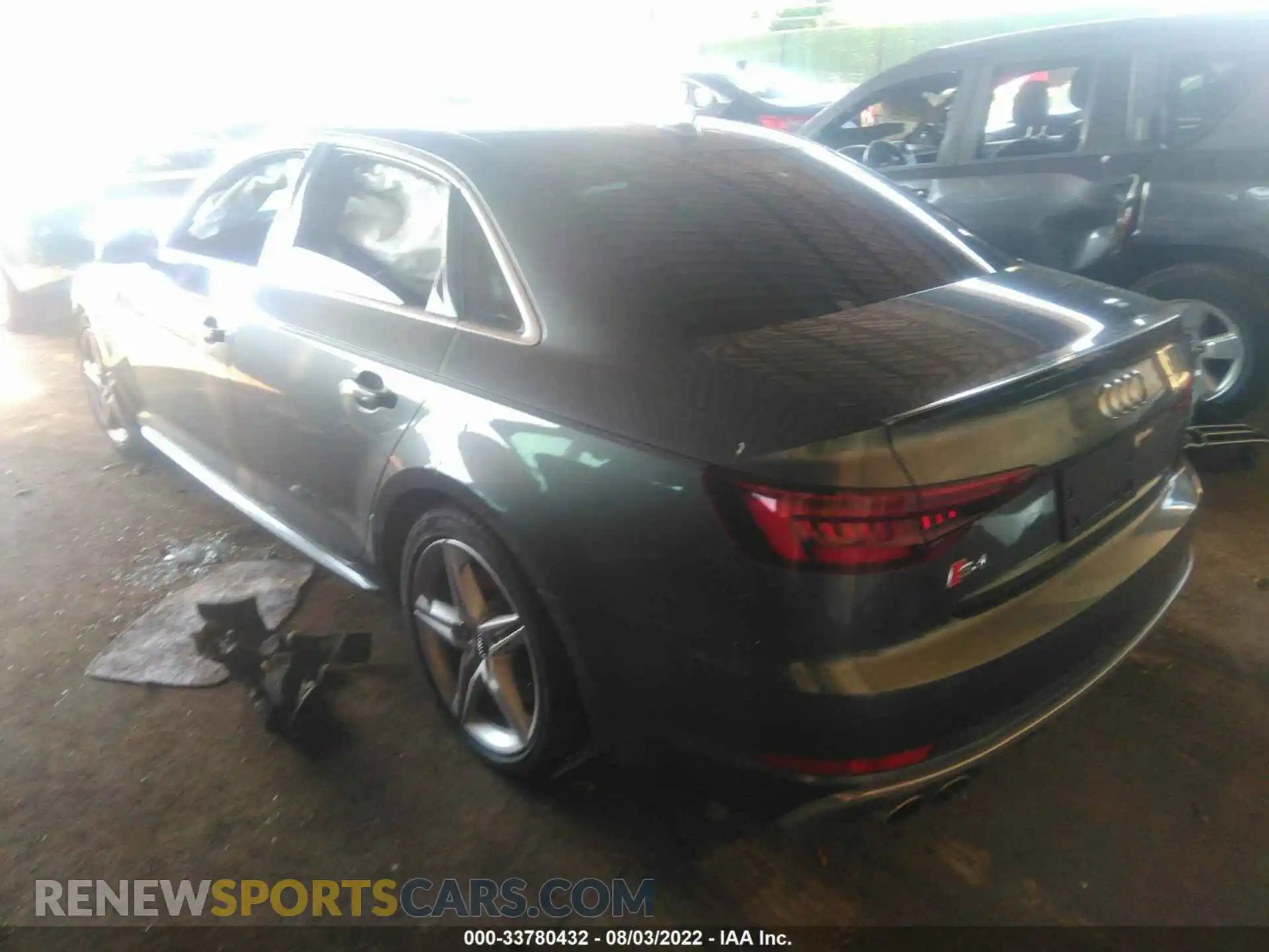 3 Фотография поврежденного автомобиля WAUB4AF48KA001193 AUDI S4 2019