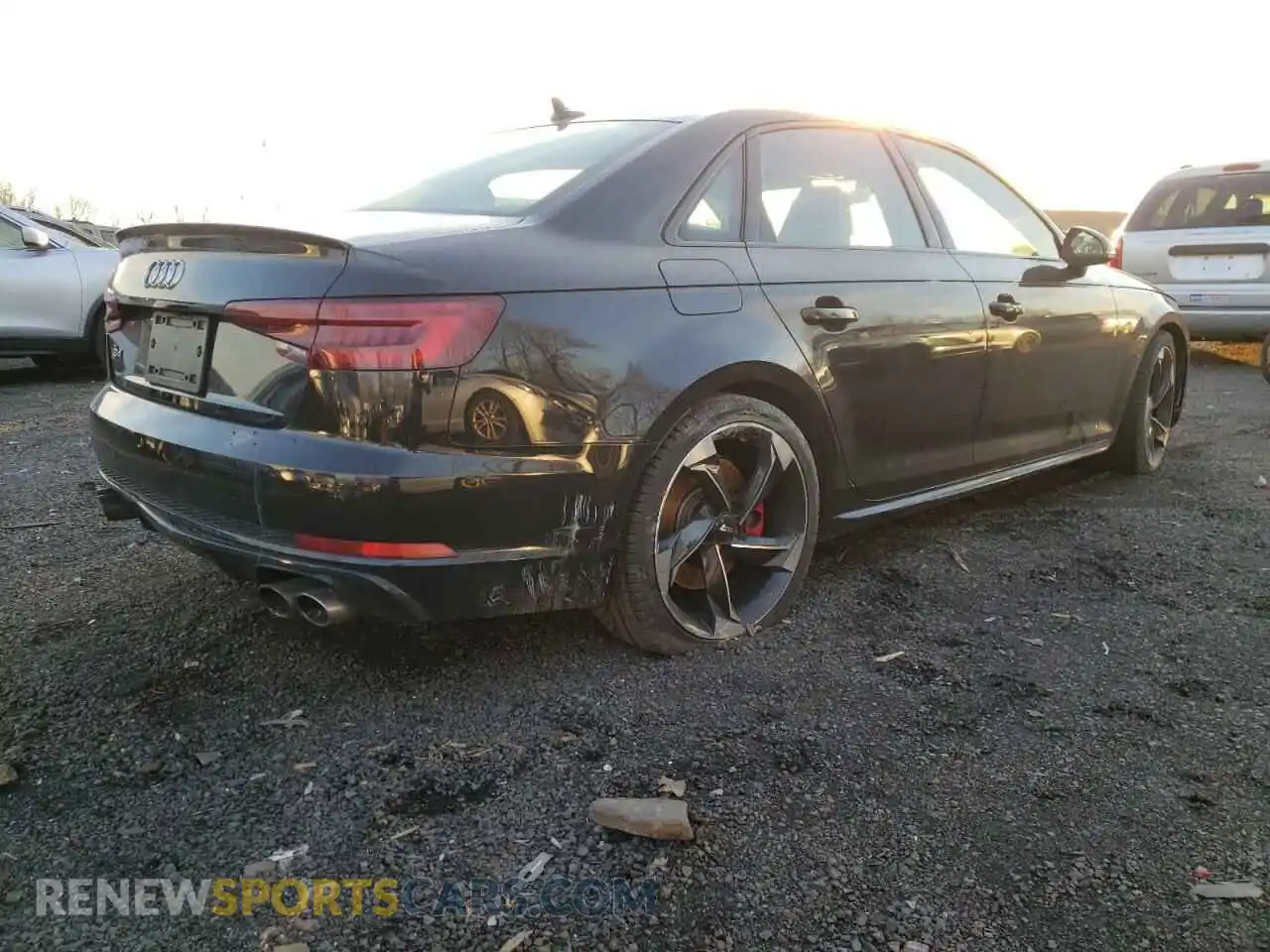 3 fotografías del automóvil dañado WAUB4AF44KA012997 AUDI S4/RS4 2019