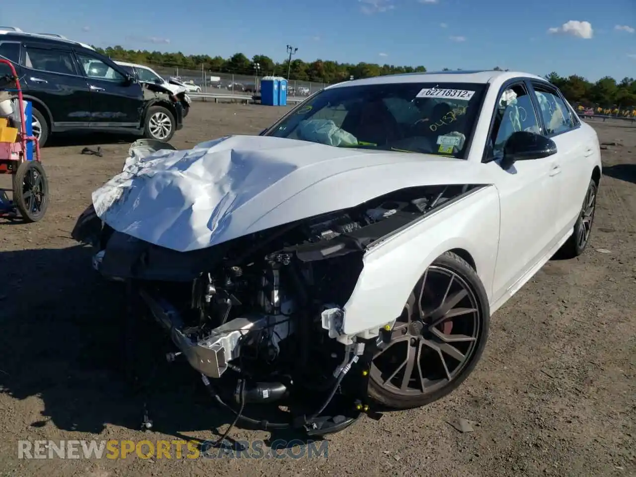 2 Фотография поврежденного автомобиля WAUB4AF42NA043752 AUDI S4/RS4 2022