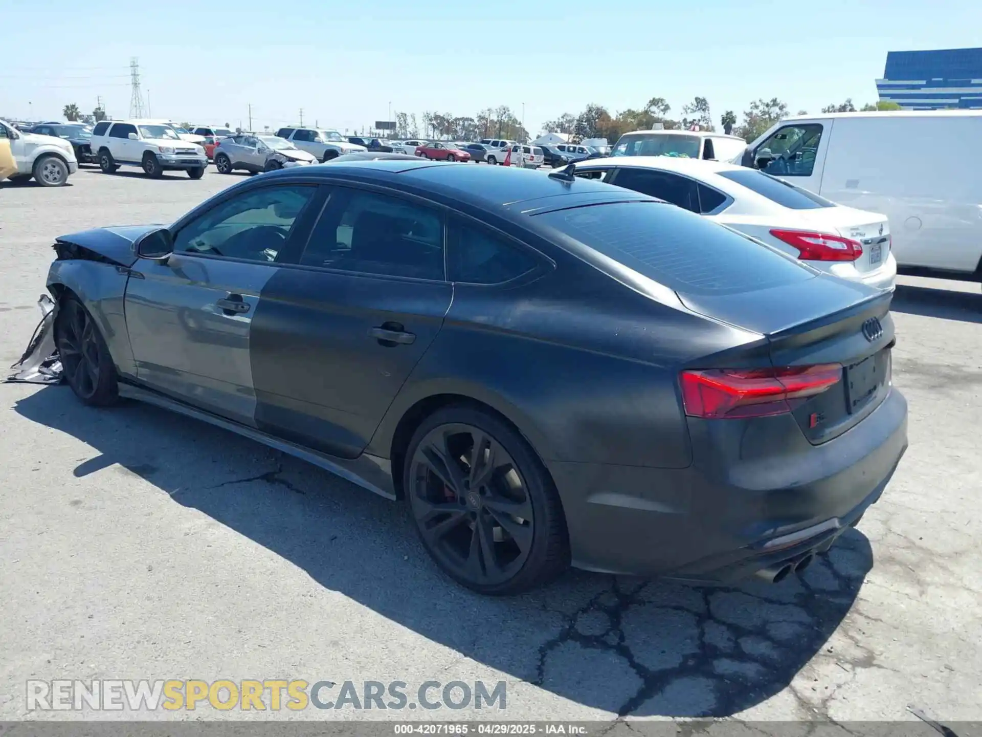 3 Photograph of a damaged car WAUC4CF58MA041642 AUDI S5 SPORTBACK 2021
