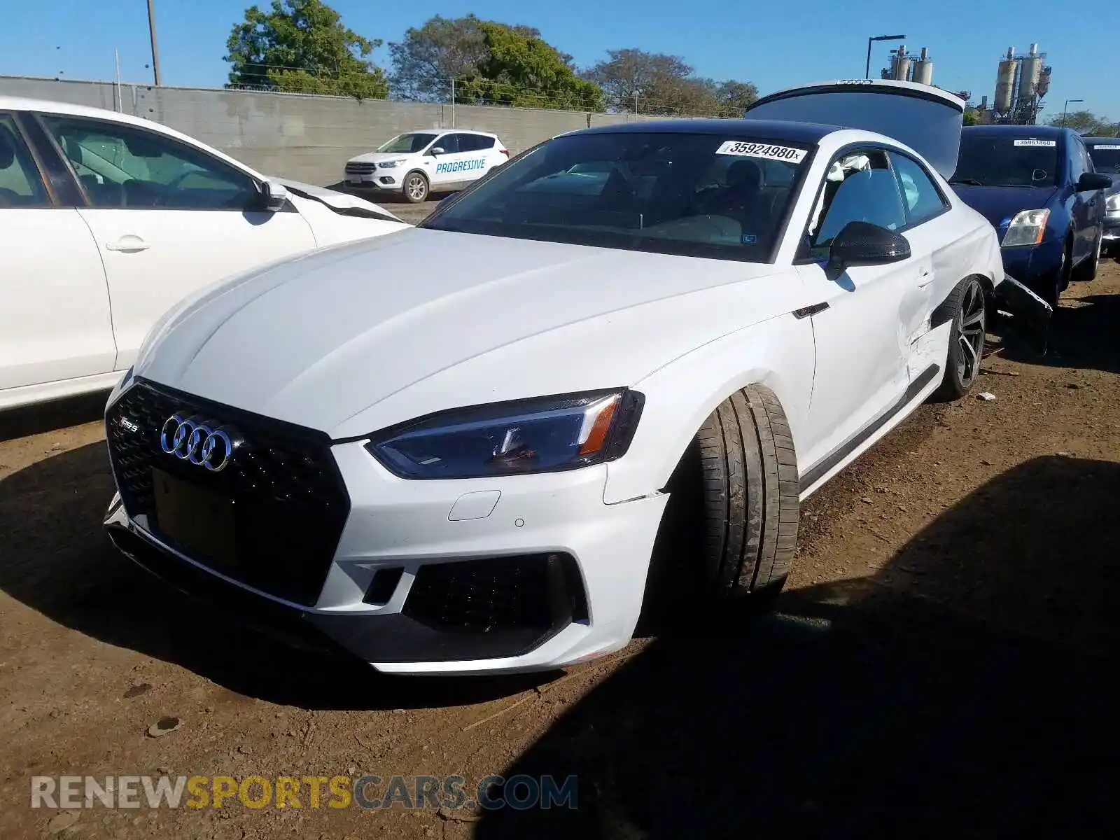2 Photograph of a damaged car WUAPWAF54KA902995 AUDI S5/RS5 2019