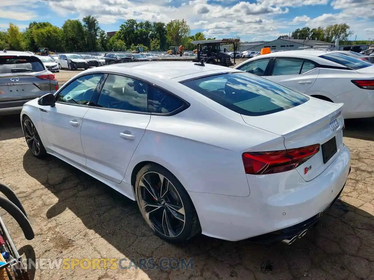 2 Photograph of a damaged car WAUC4CF57MA007711 AUDI S5/RS5 2021