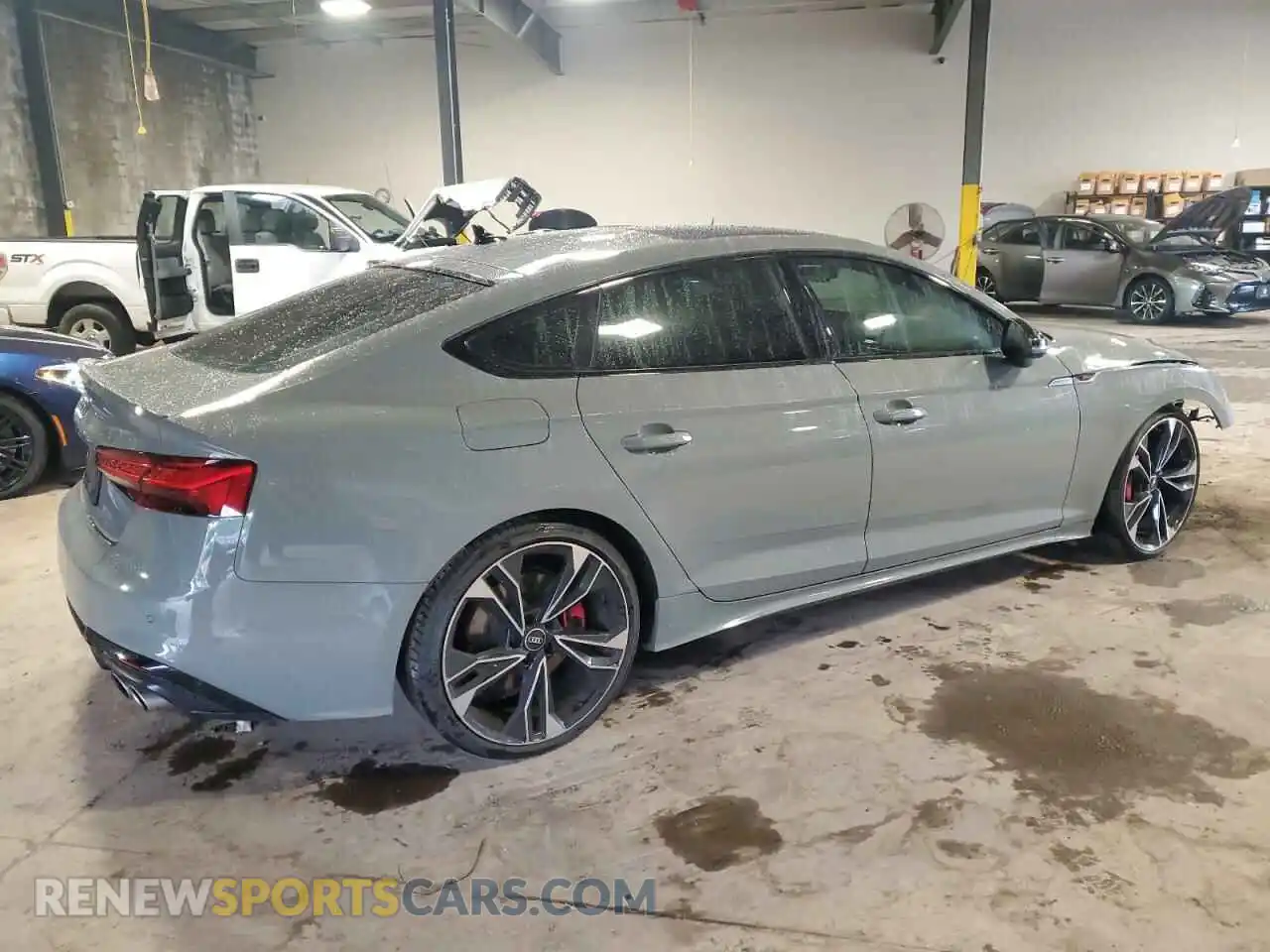 3 Фотография поврежденного автомобиля WAUC4CF57MA043351 AUDI S5/RS5 2021