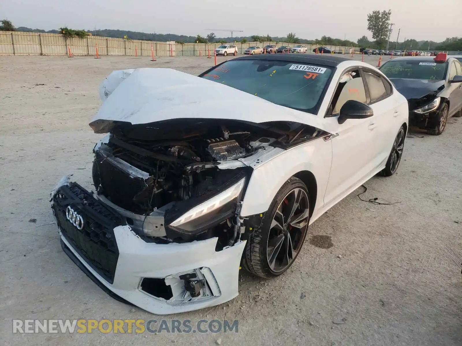 2 fotografías del automóvil dañado WAUC4CF58MA049921 AUDI S5/RS5 2021