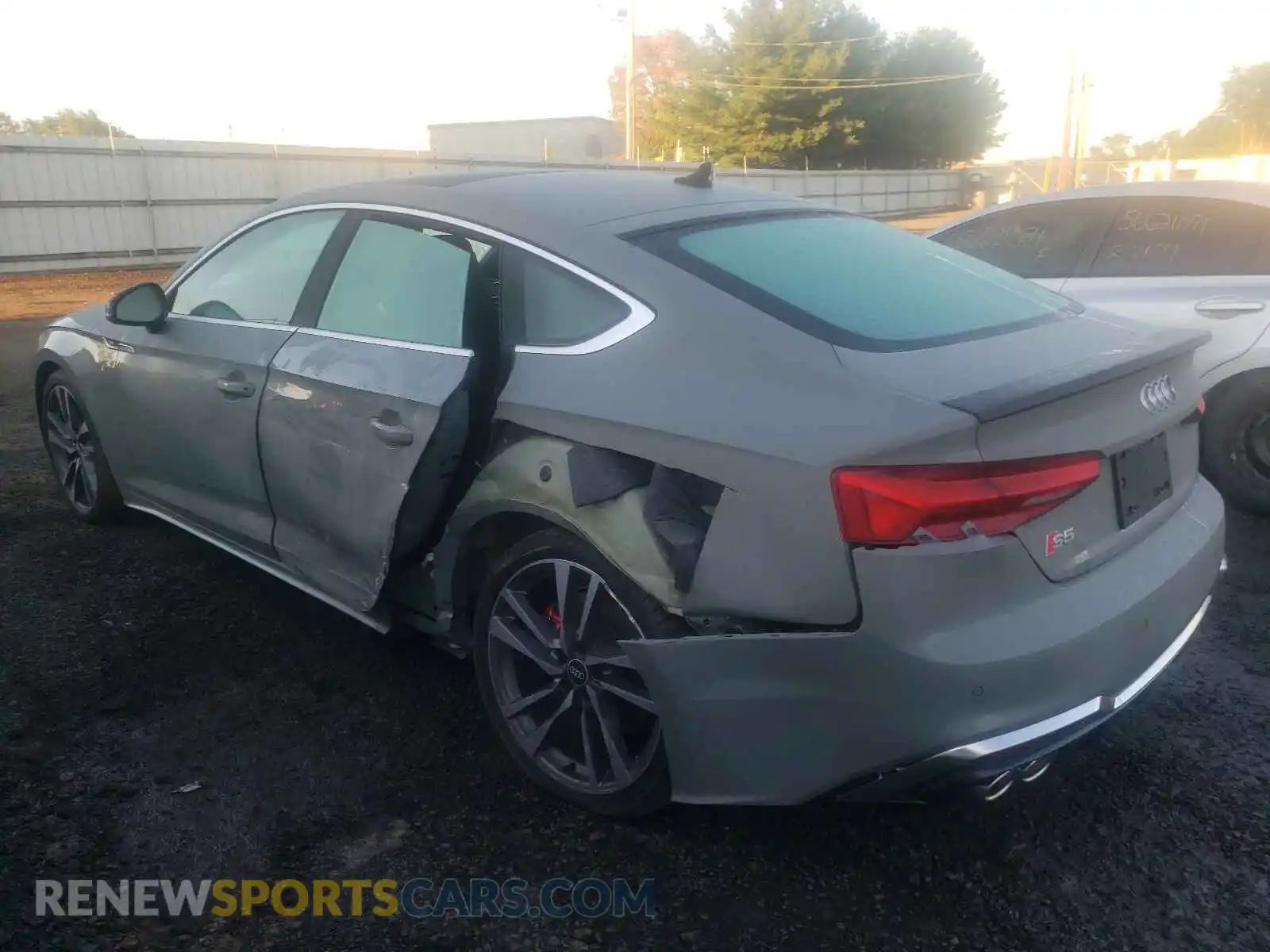3 fotografías del automóvil dañado WAUC4CF59MA046462 AUDI S5/RS5 2021