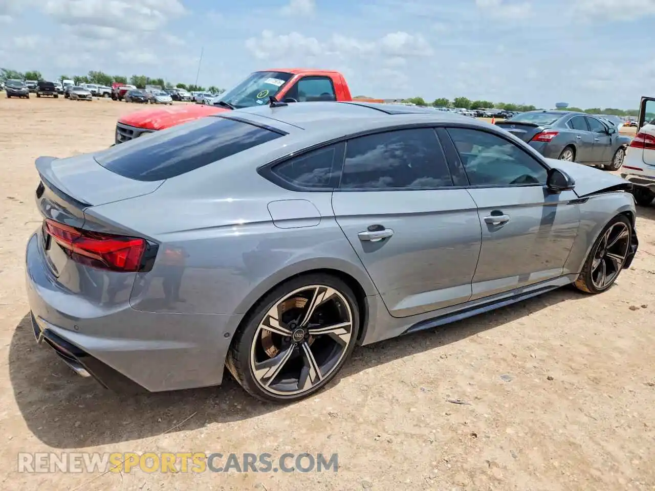 3 fotografías del automóvil dañado WUAAWCF51RA901122 AUDI S5/RS5 2024
