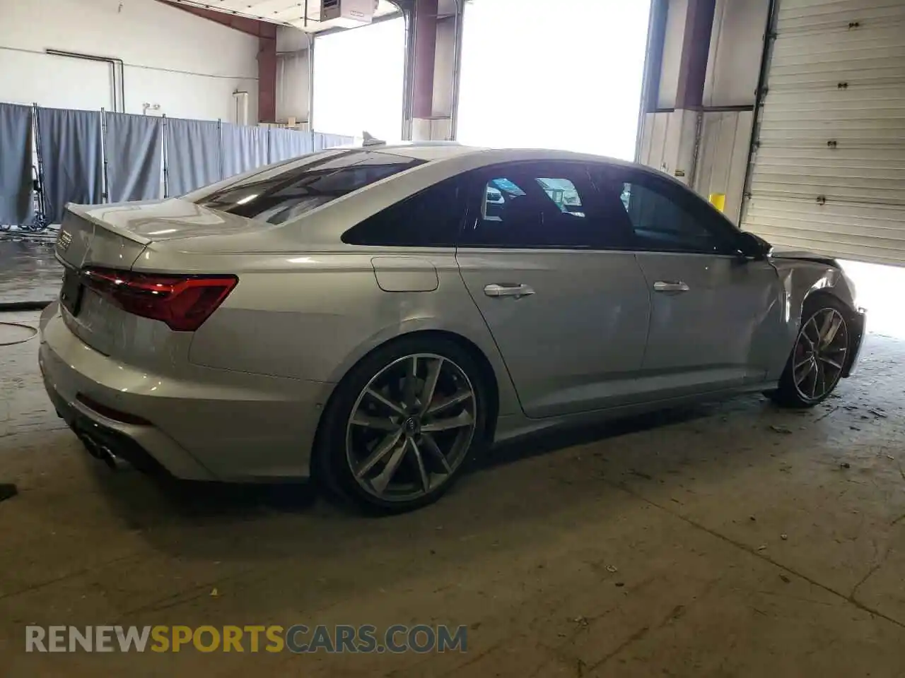 3 Photograph of a damaged car WAUDFAF25LN089096 AUDI S6/RS6 2020