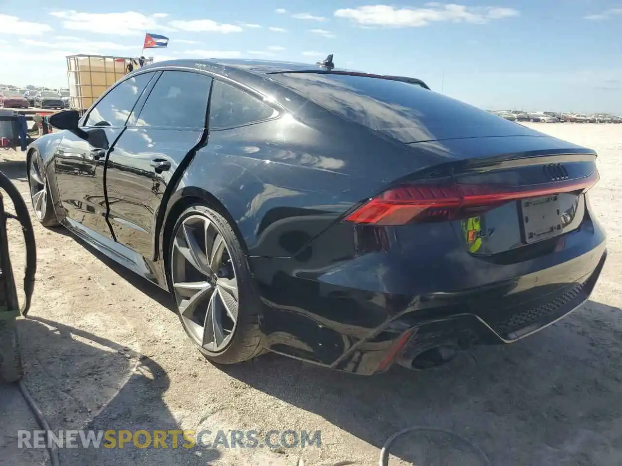 2 Photograph of a damaged car WUAPCBF27MN901601 AUDI S7/RS7 2021