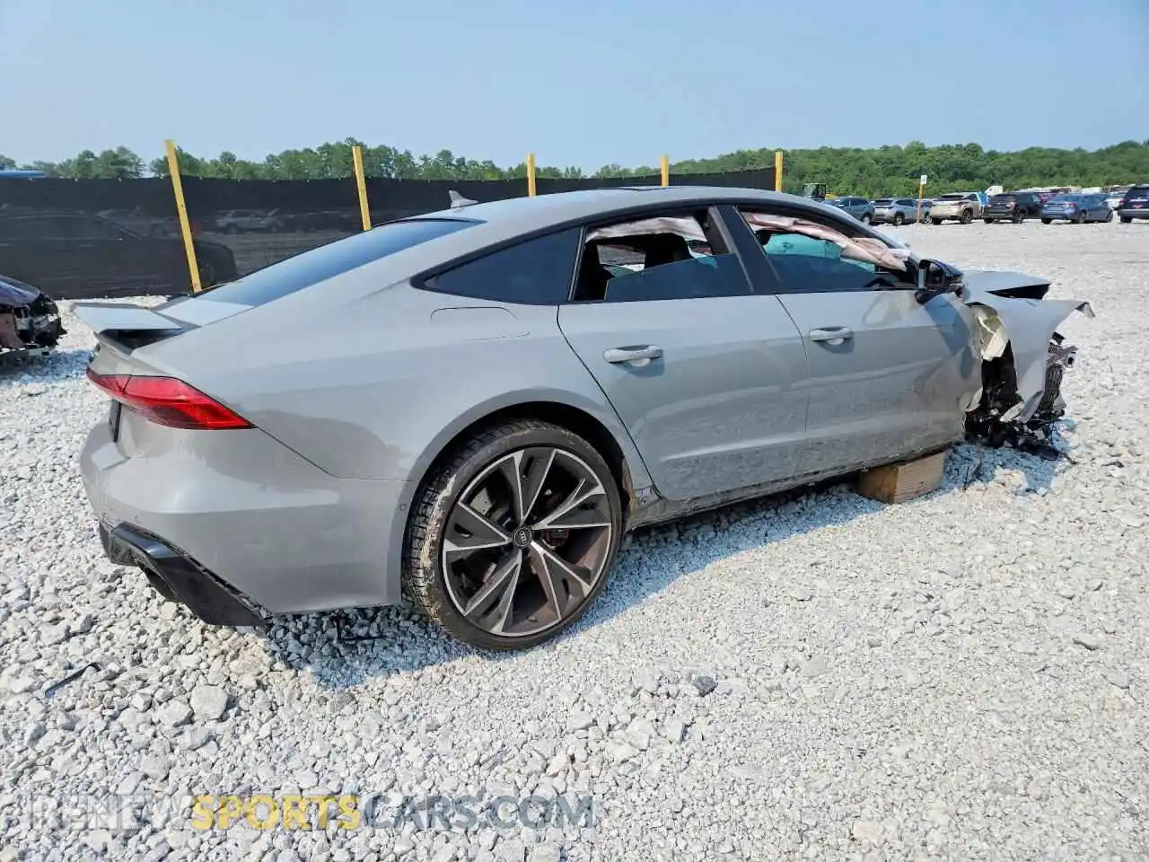 3 Photograph of a damaged car WUAPCBF28NN905075 AUDI S7/RS7 2022