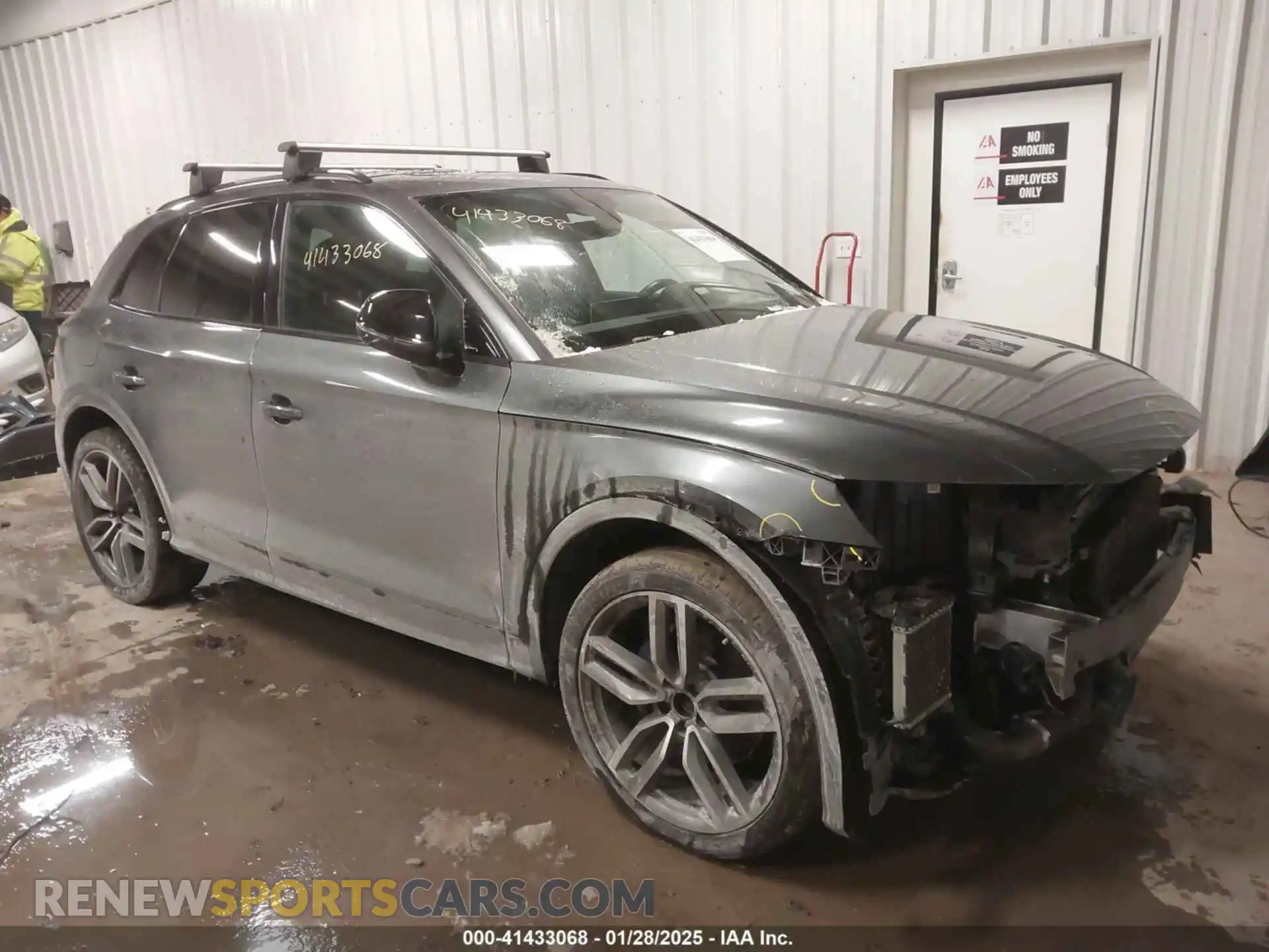 1 Photograph of a damaged car WA1B4AFY1K2097033 AUDI SQ5 2019
