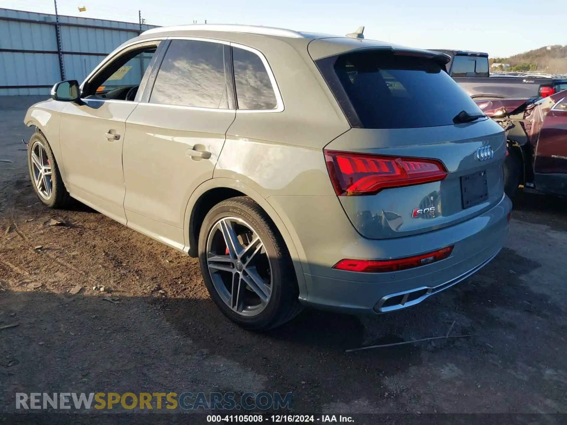 3 Photograph of a damaged car WA1B4AFY3K2002942 AUDI SQ5 2019
