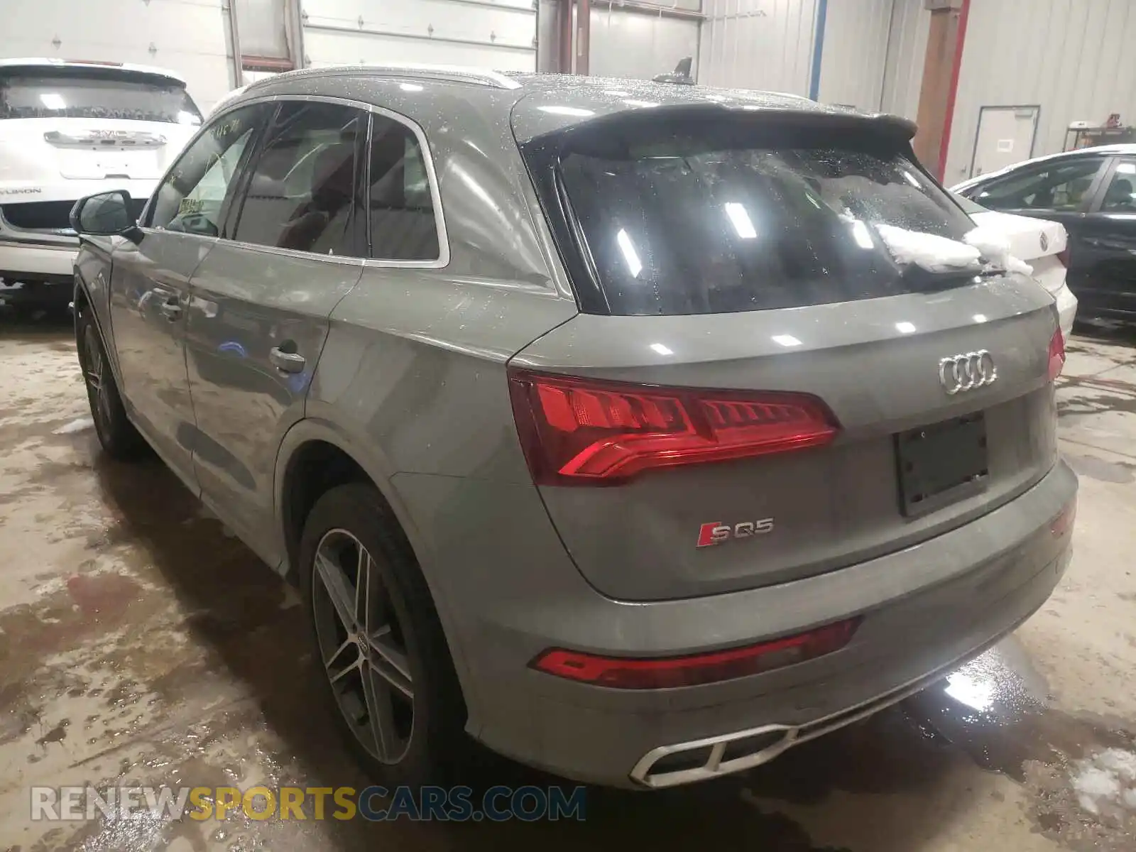 3 Photograph of a damaged car WA1B4AFY2L2030281 AUDI SQ5 2020