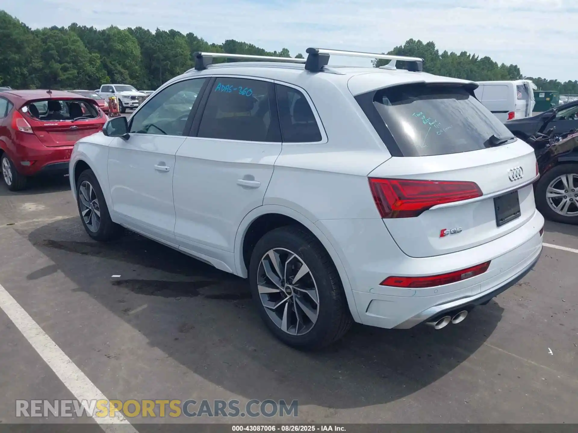 3 Photograph of a damaged car WA1B4AFY2M2022134 AUDI SQ5 2021